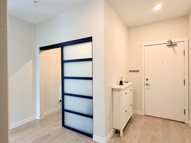 210 - 10838 Whalley Boulevard, Surrey, V3R 0G8 — photo 4