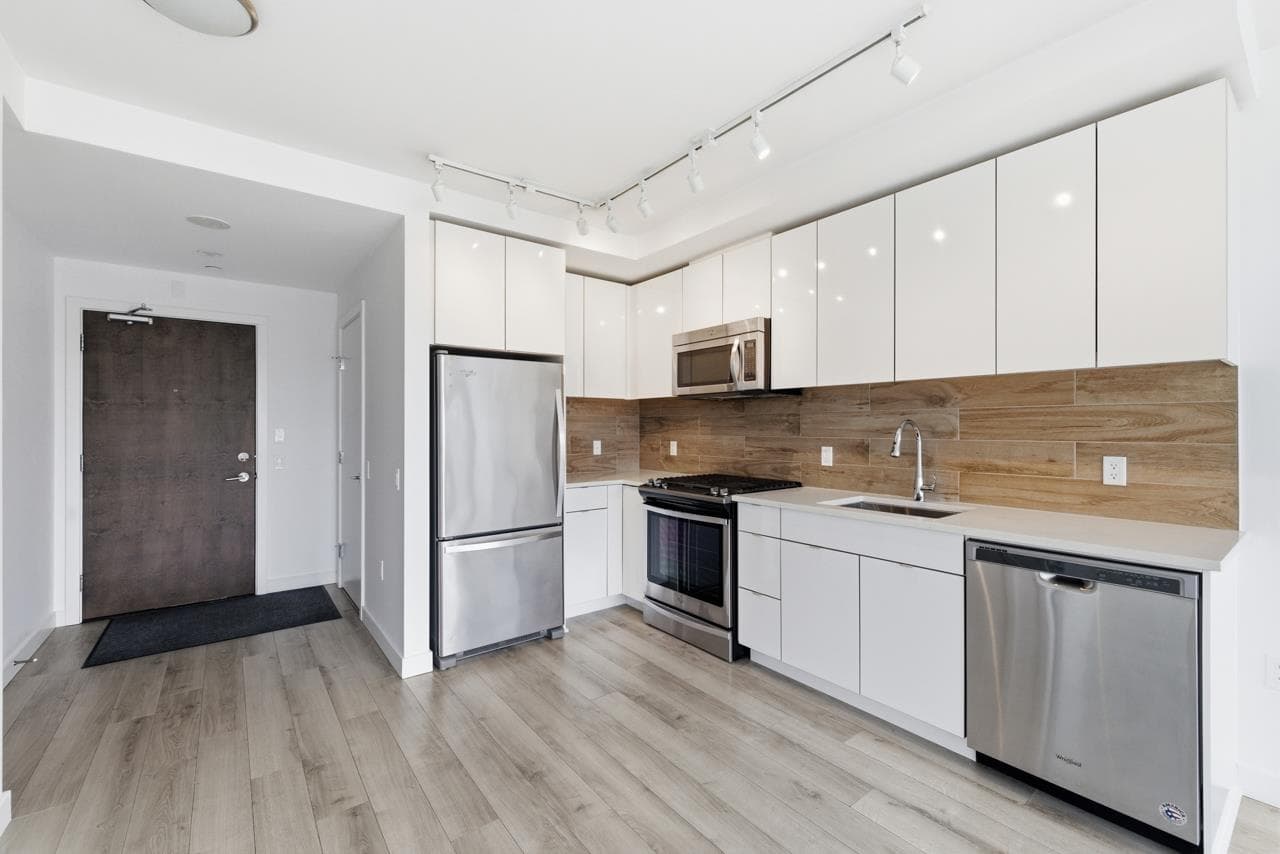902 - 200 Nelson Crescent, New Westminster, V3L 0H9 — photo 2