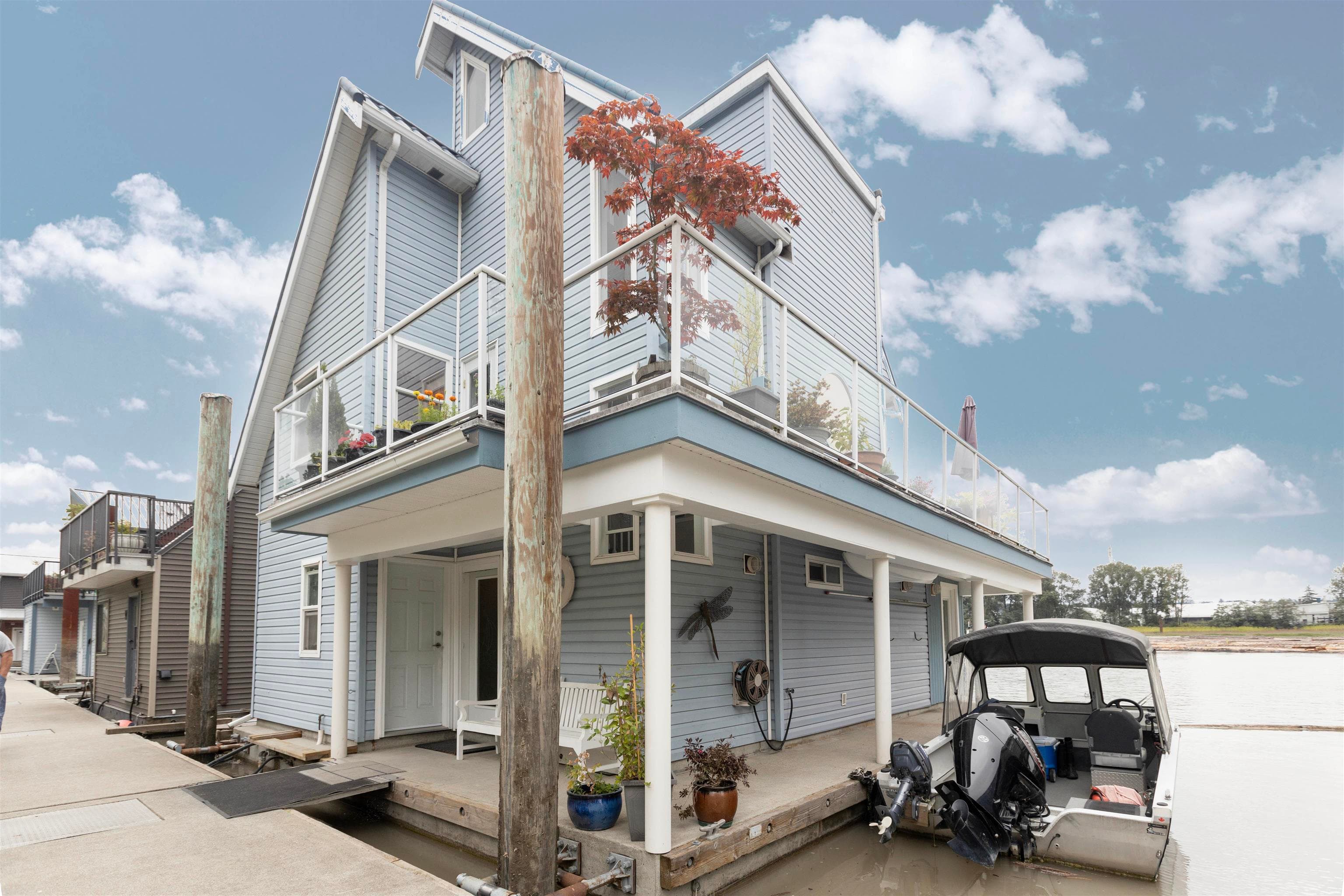 4 - 800 South Dyke Road, New Westminster