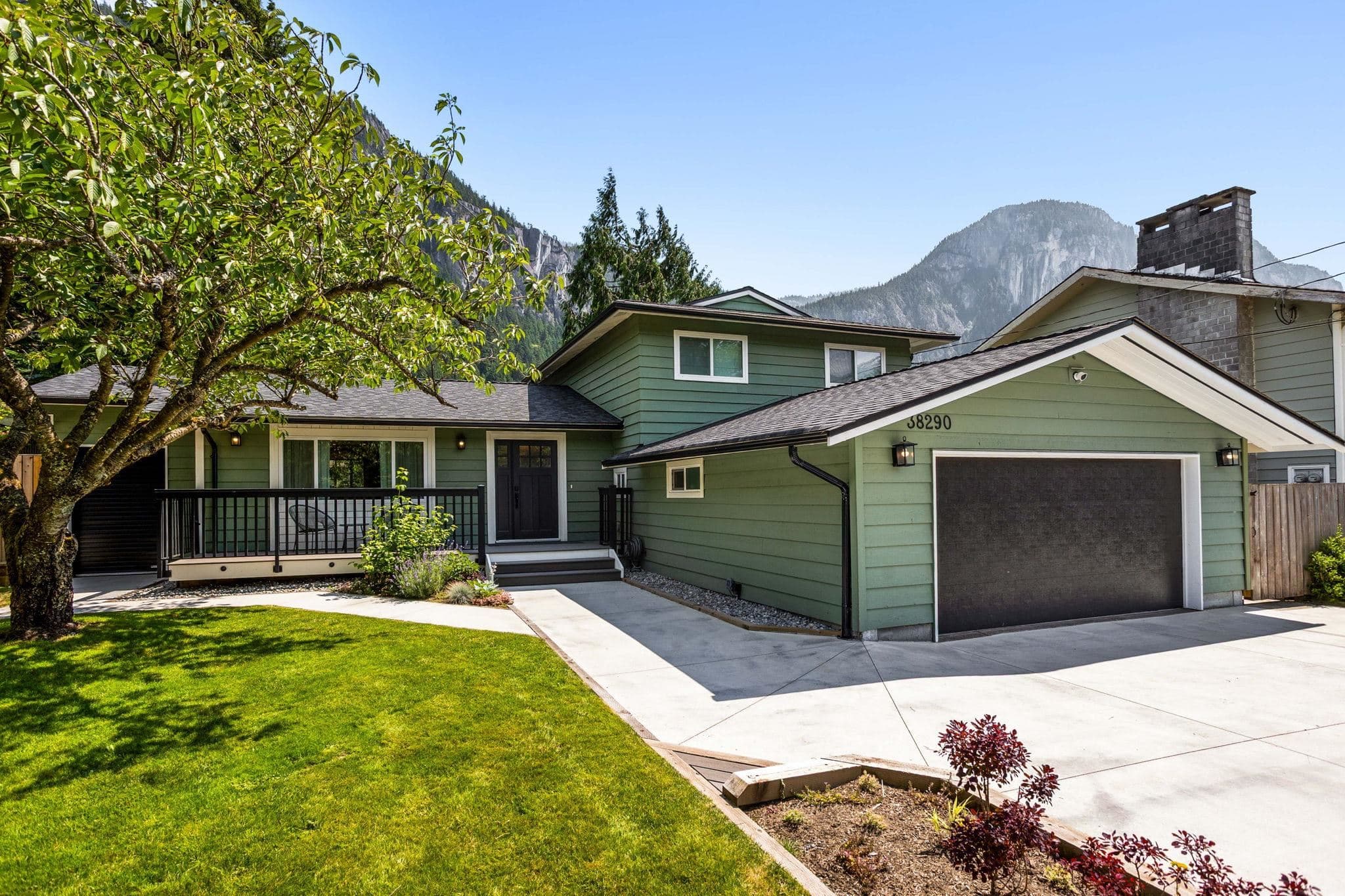 38290 Chestnut Avenue, Squamish