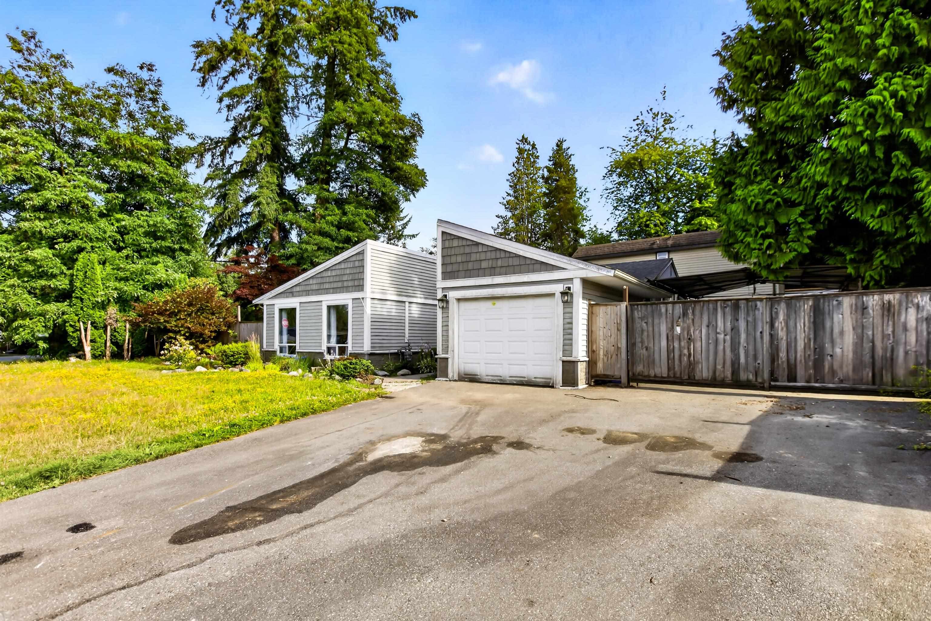 21598 Spring Avenue, Maple Ridge, V4R 2K6 — photo 1