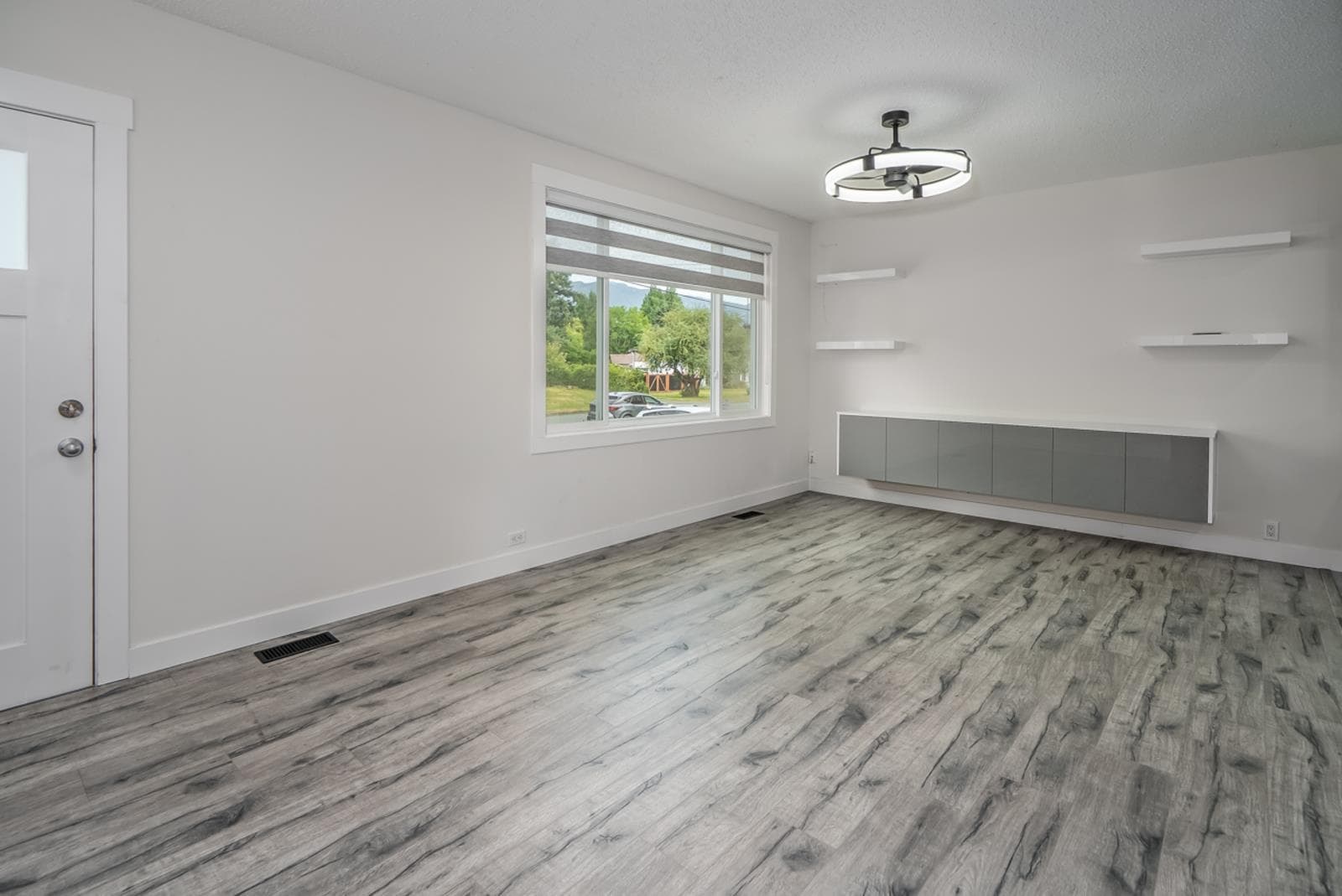 8762 Bellevue Drive, Chilliwack, V2P 3W7 — photo 3