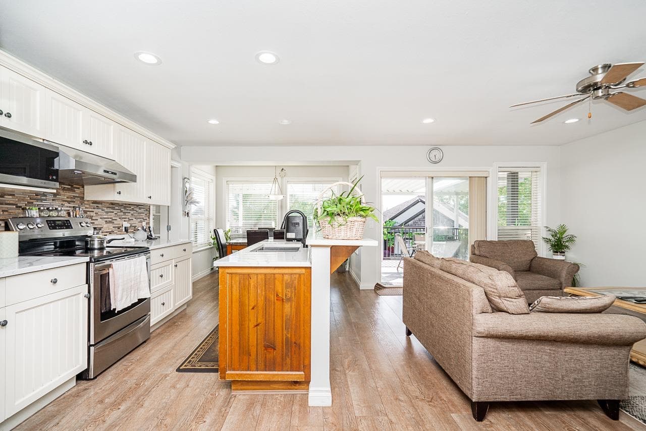 3659 Greendale Court, Abbotsford, V2T 6X7 — photo 4