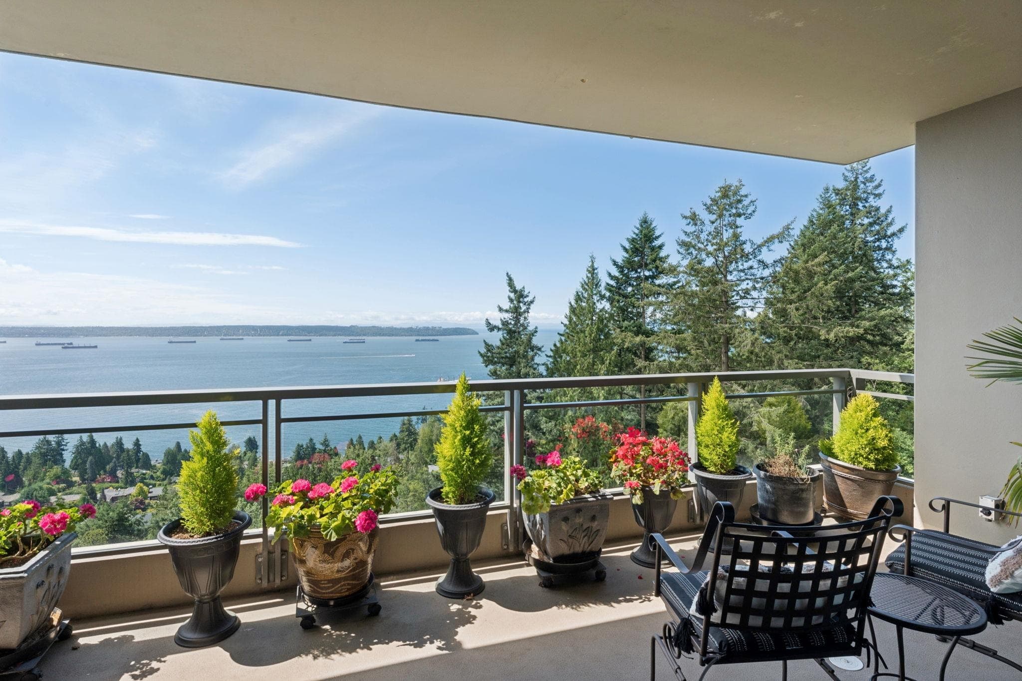 902 - 3355 Cypress Place, West Vancouver, V7S 3J9 — photo 2