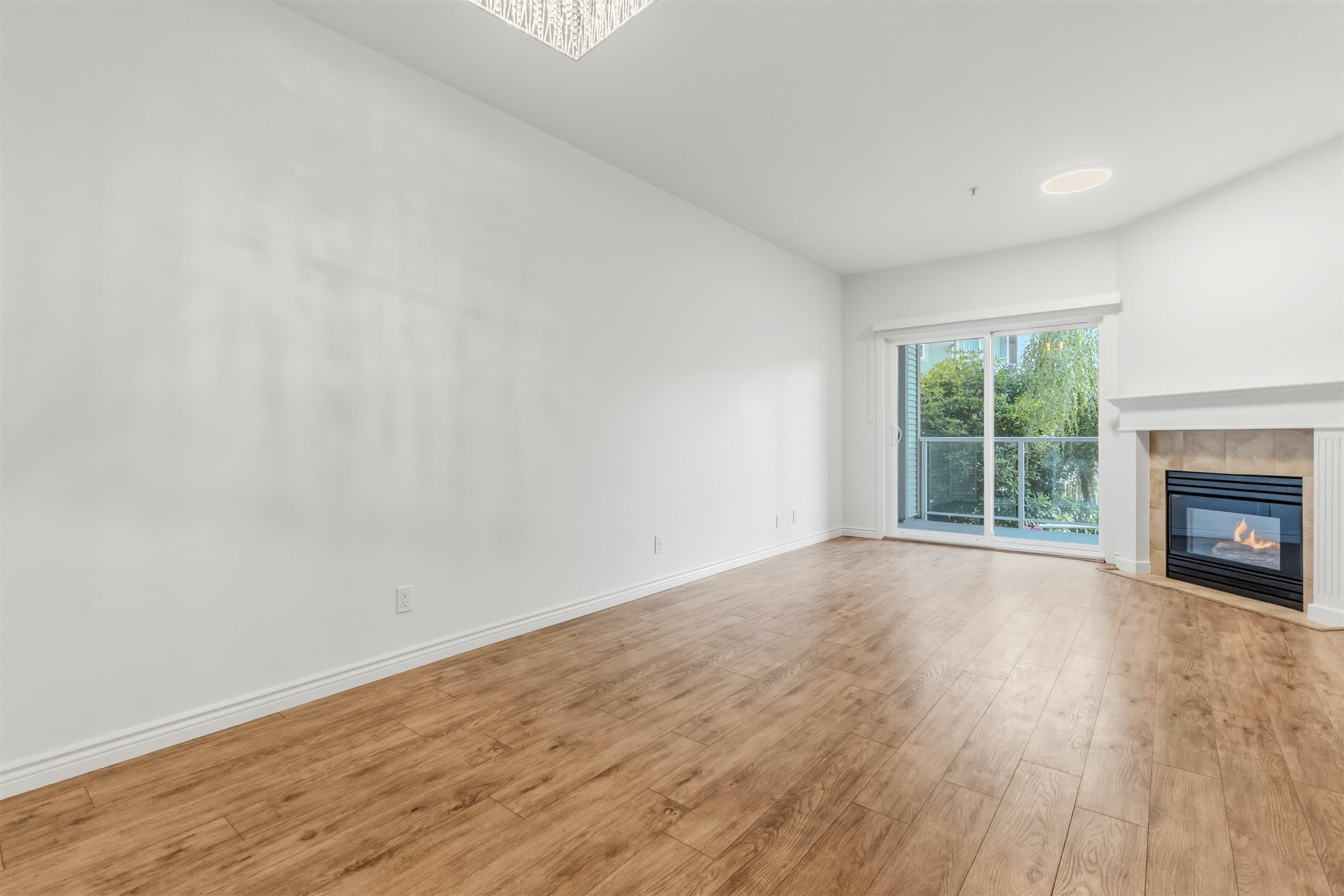 203 - 8142 120a Street, Surrey, V3W 0N1 — photo 3