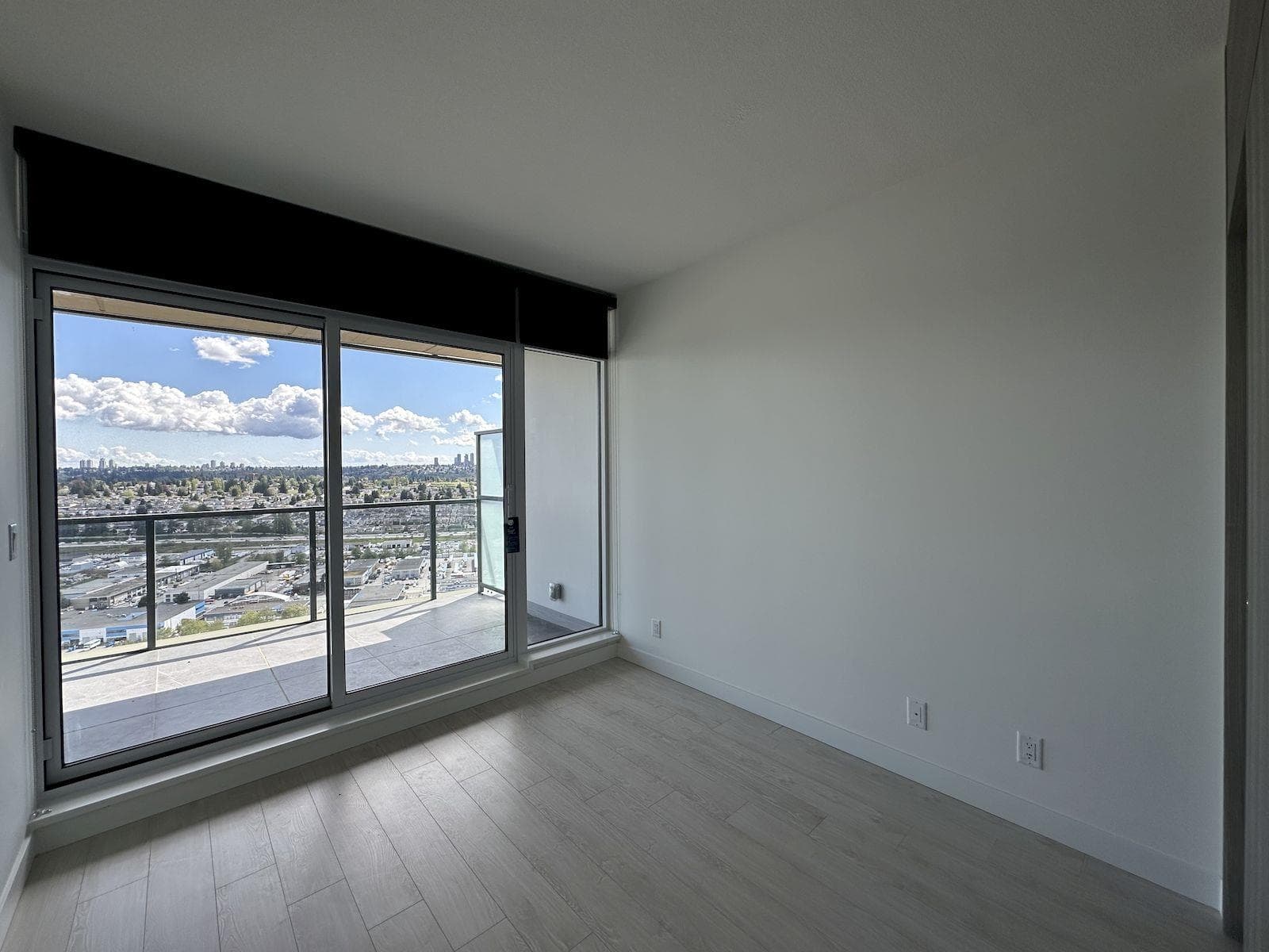 24F - 4890 Lougheed Highway, Burnaby, V5C 0N2 — photo 2