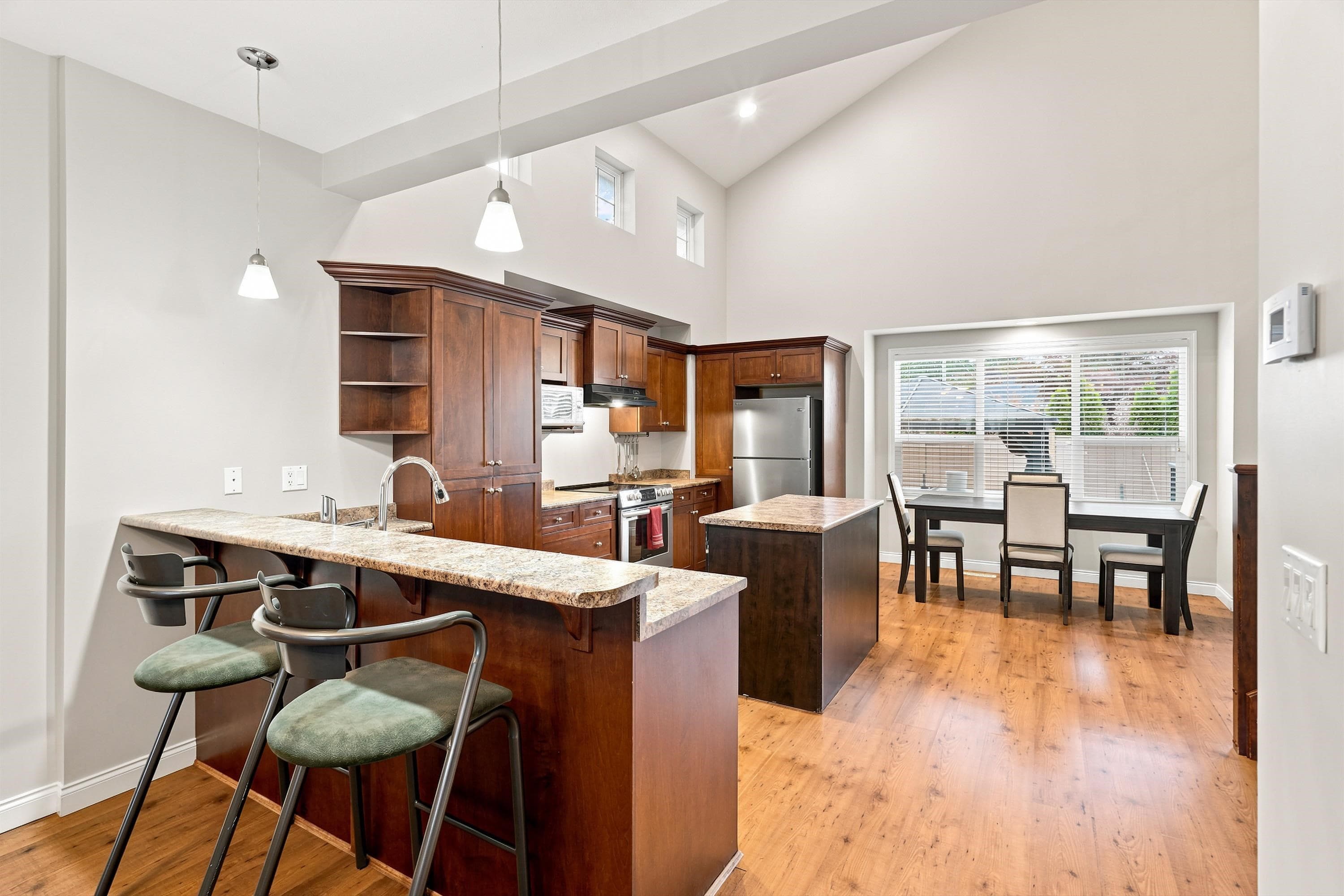 121 - 21868 Lougheed Highway, Maple Ridge, V2X 2S4 — photo 2