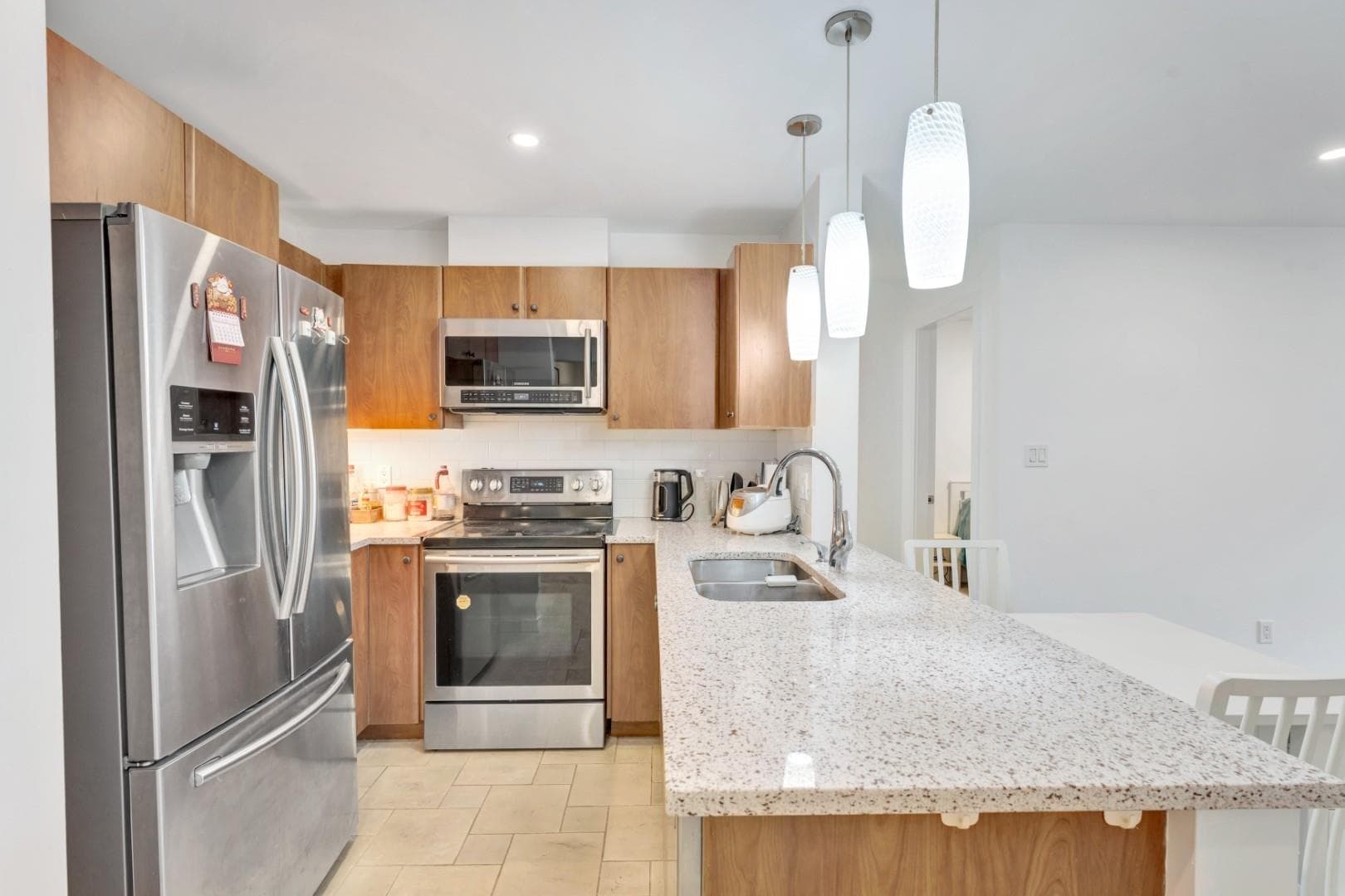 320 - 6508 Denbigh Avenue, Burnaby, V5H 4W6 — photo 2