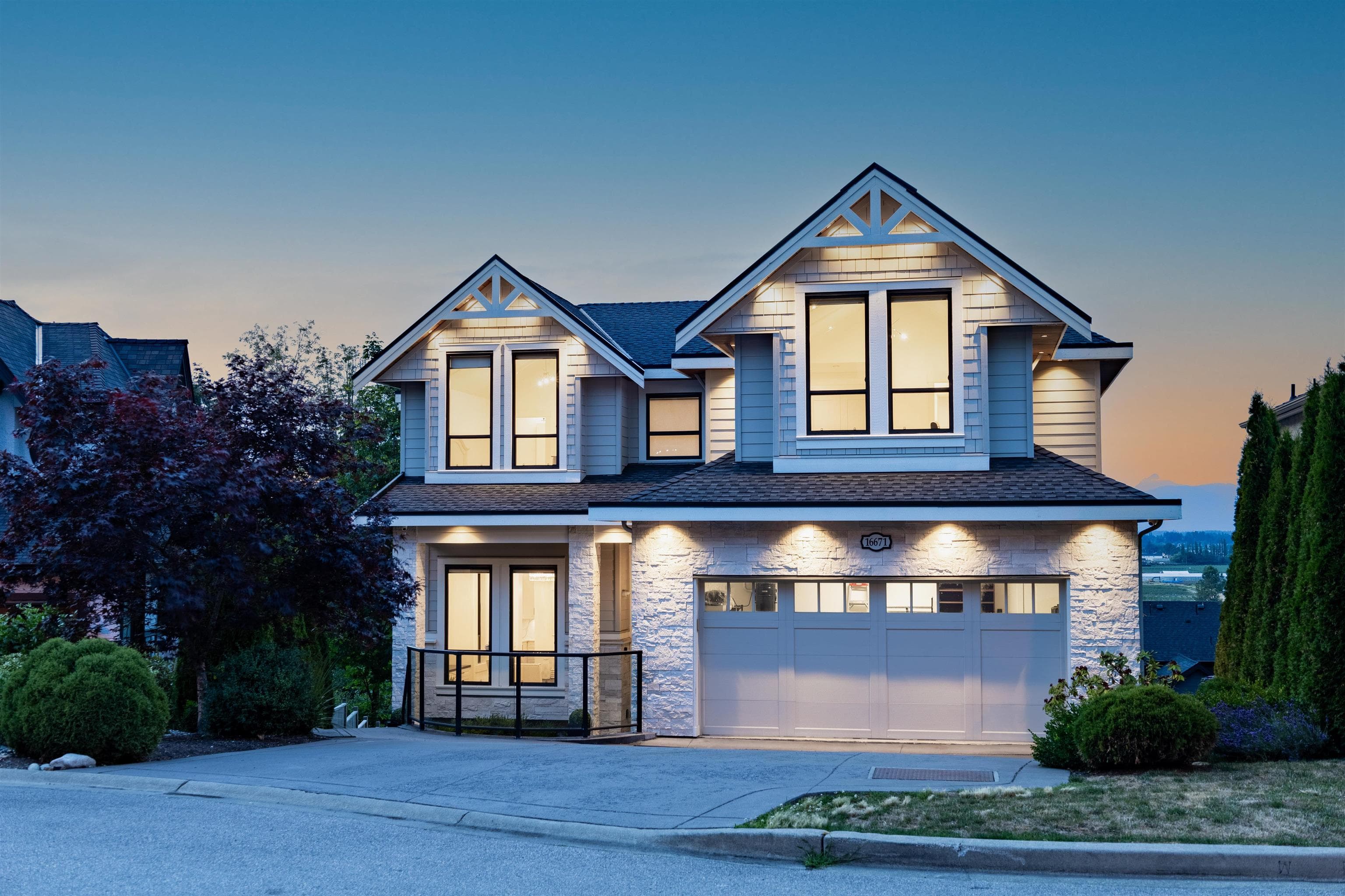 16671 30a Avenue, Surrey