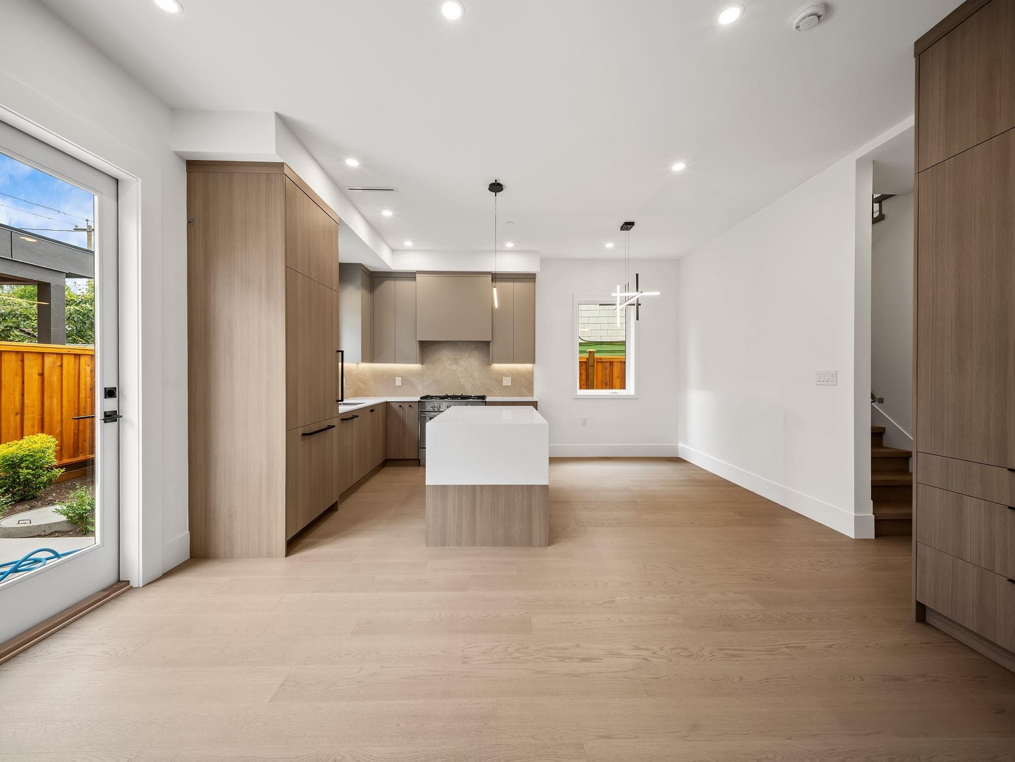 2- - 2547 E 2nd Avenue, Vancouver, V5M 1C7 — photo 4