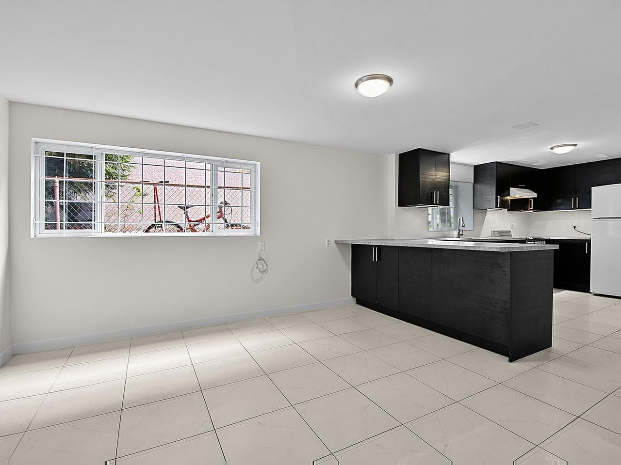 2216 E 41st Avenue, Vancouver, V5P 1L6 — photo 3