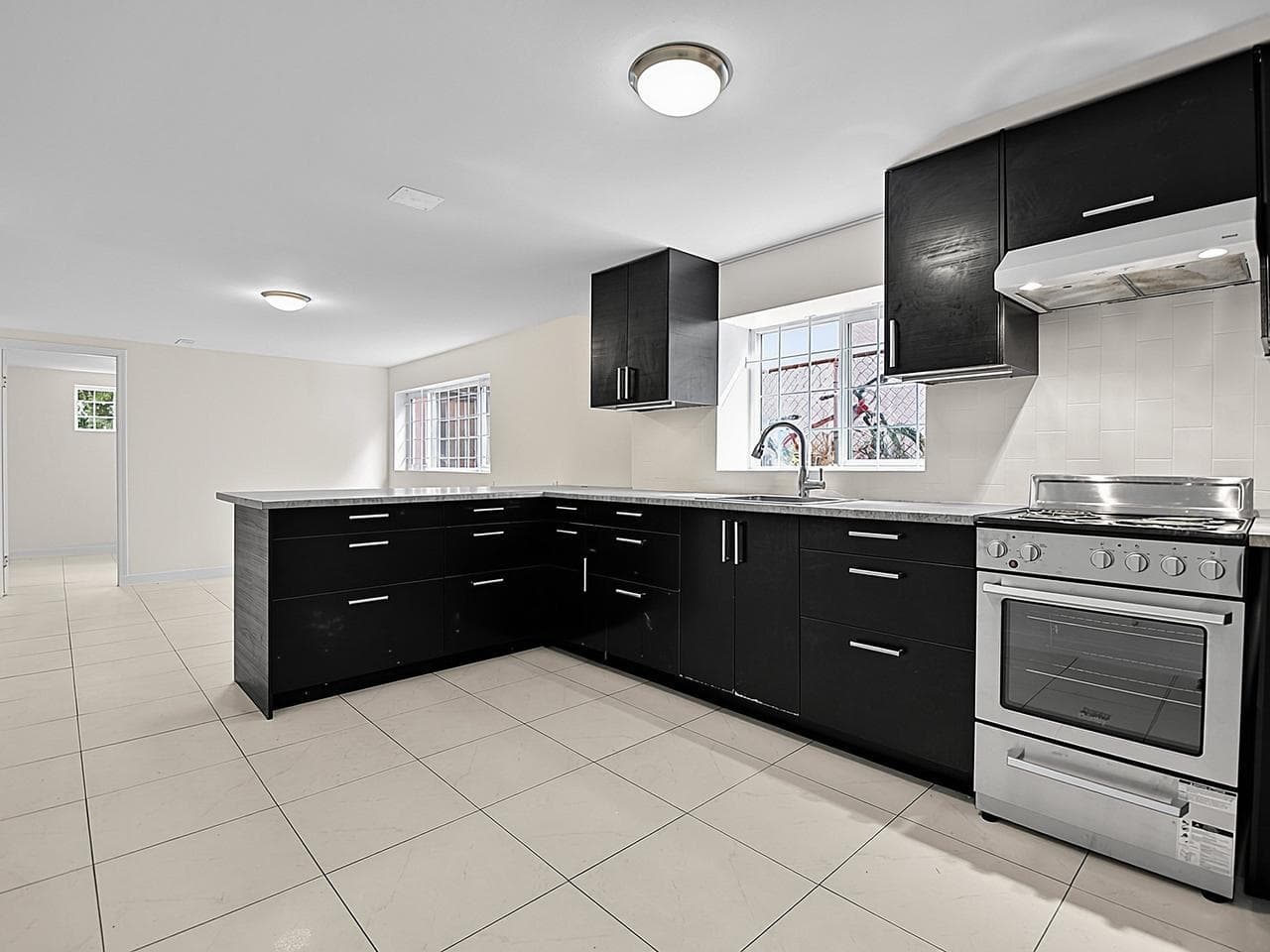 2216 E 41st Avenue, Vancouver, V5P 1L6 — photo 1