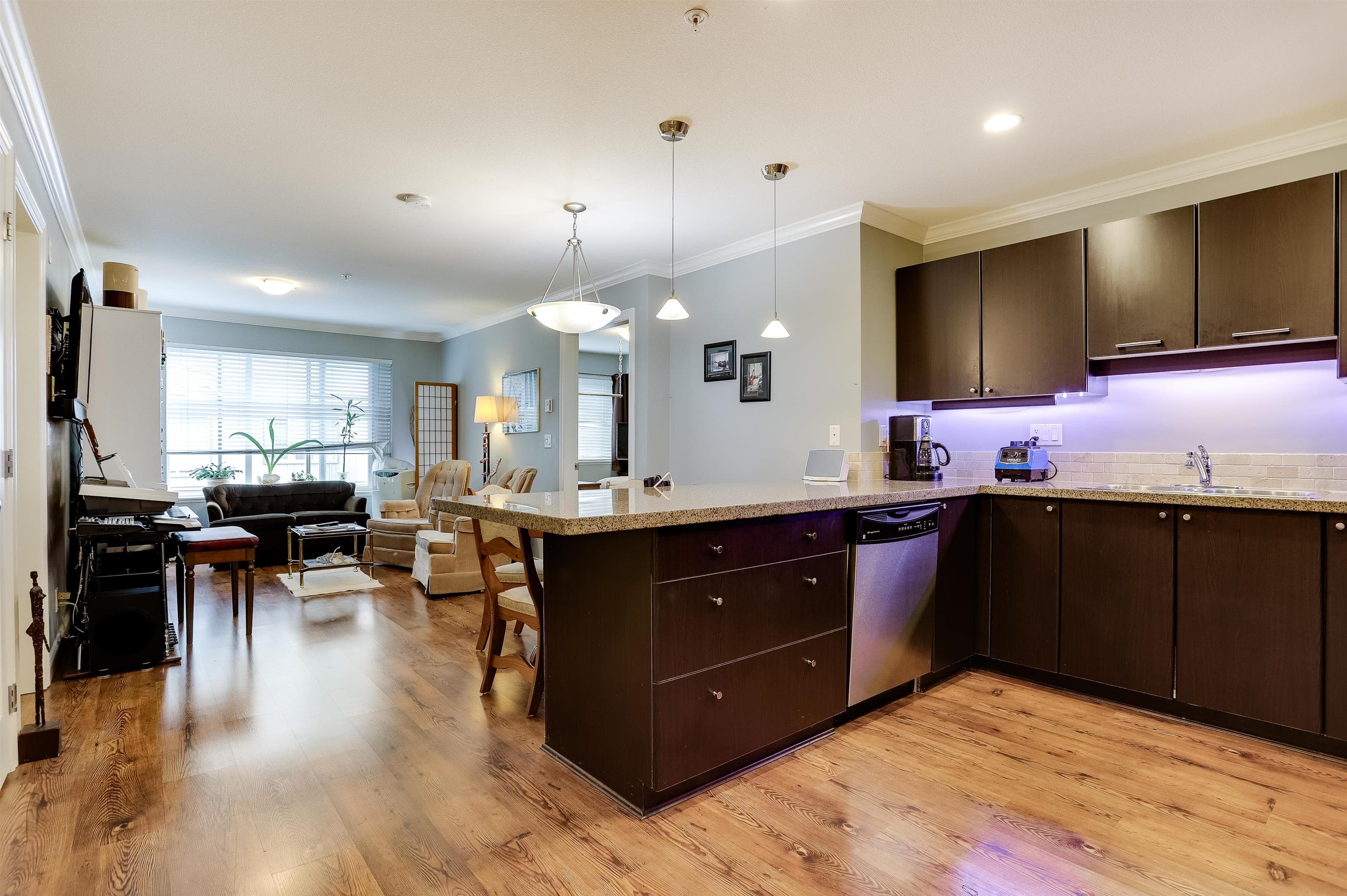 102 - 5474 198 Street, Langley, V3A 1G2 — photo 4