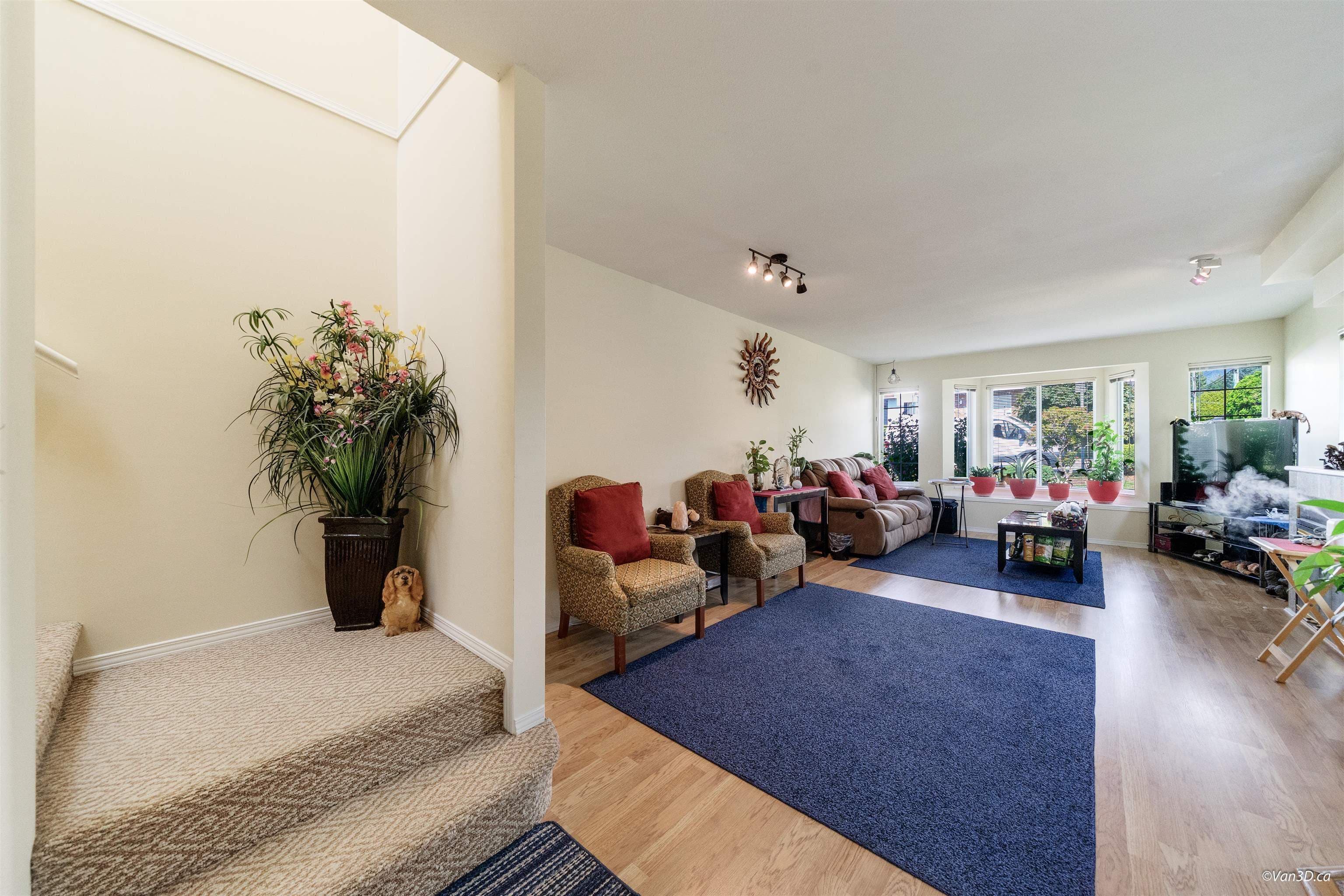 215 W 18th Street, North Vancouver, V7M 1W7 — photo 2