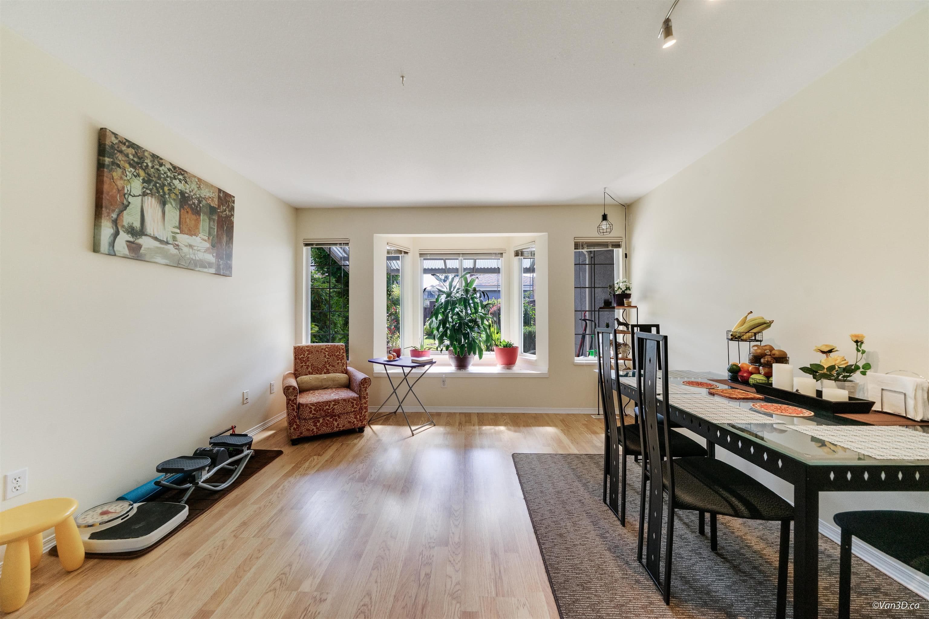 215 W 18th Street, North Vancouver, V7M 1W7 — photo 5