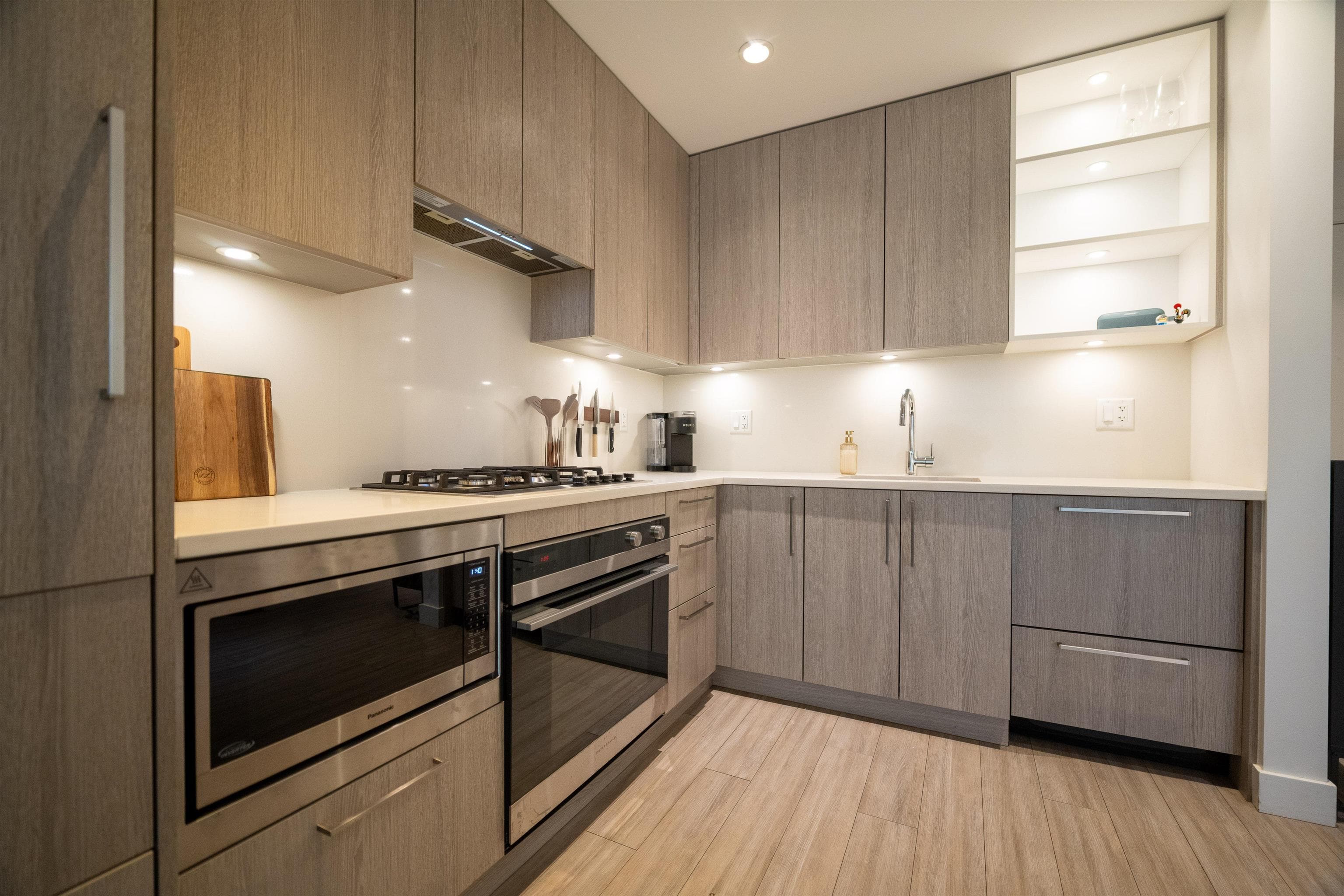214 - 707 3rd Street East, North Vancouver, V7L 1G8 — photo 3