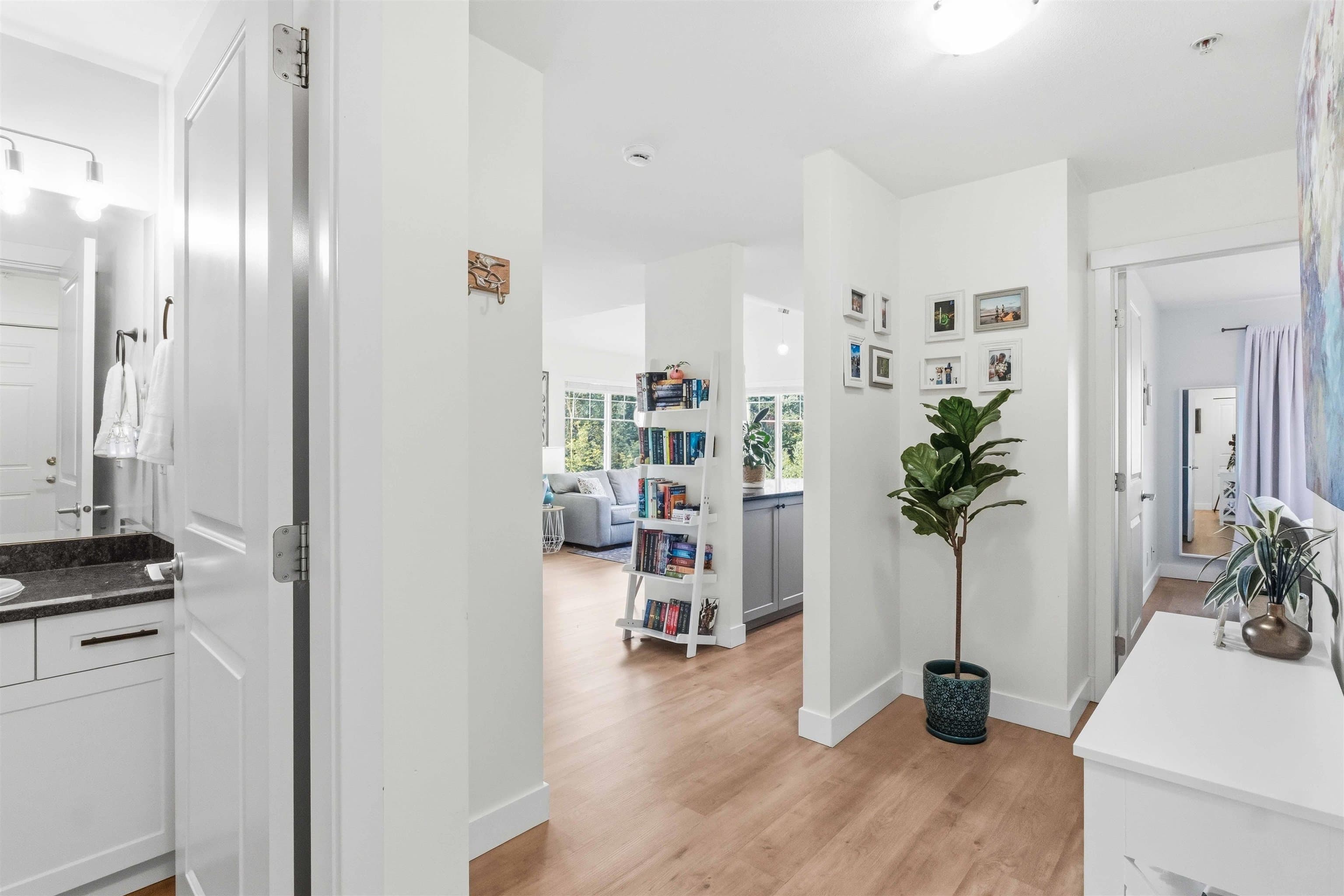 410 - 19340 65 Avenue, Surrey, V4N 0A3 — photo 4