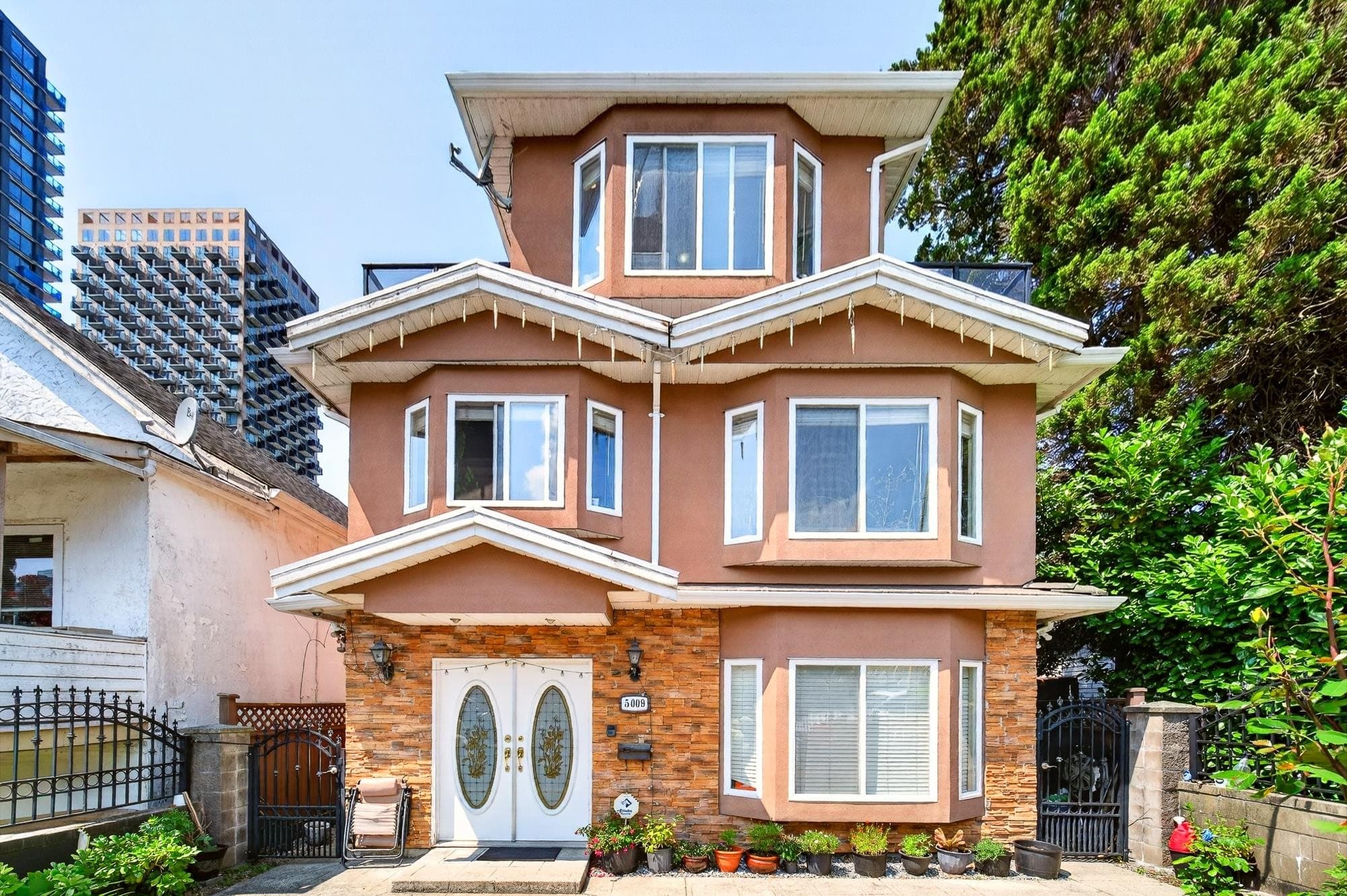 5009 Payne Street, Vancouver
