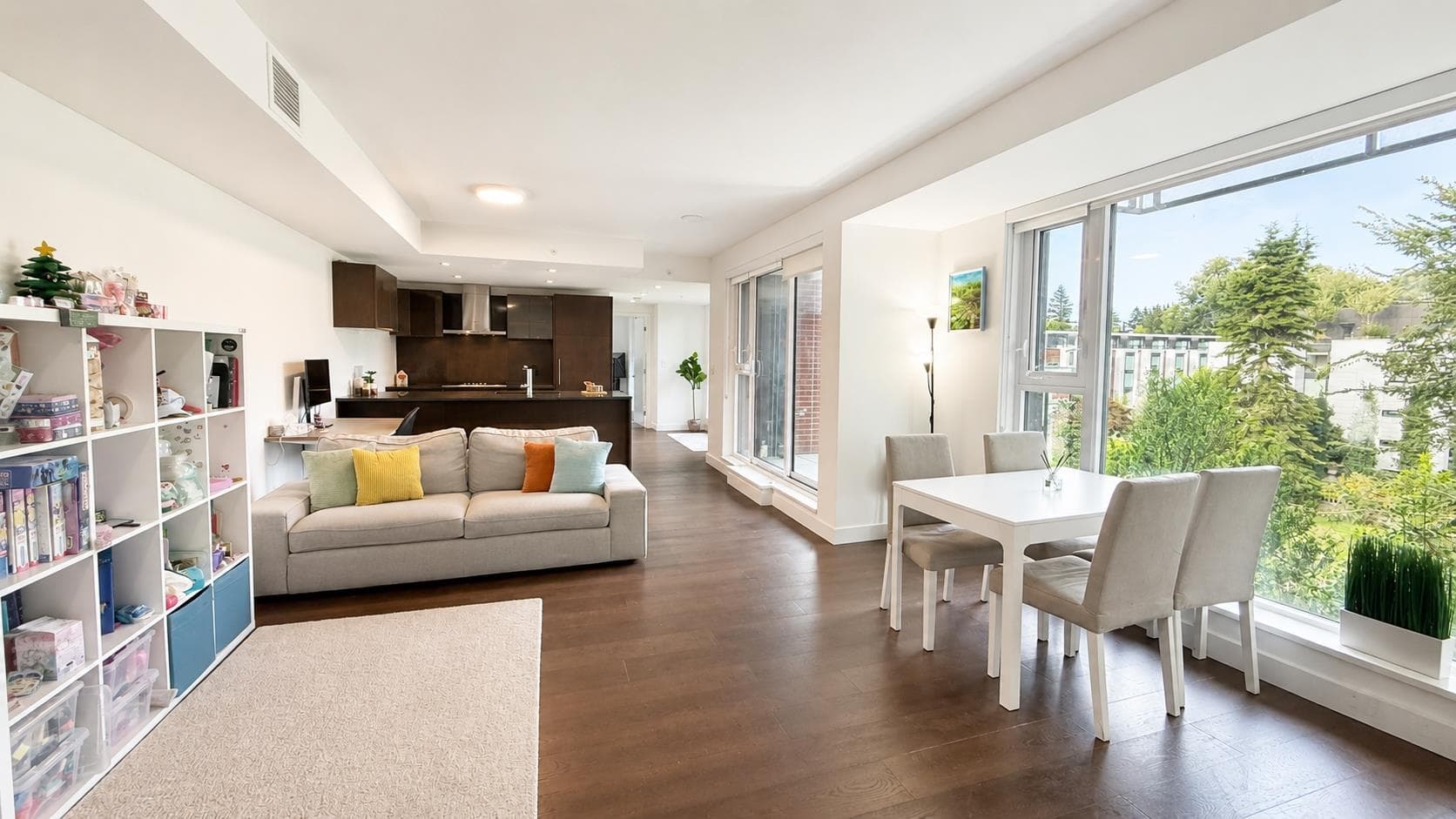 808 - 1561 W 57th Avenue, Vancouver
