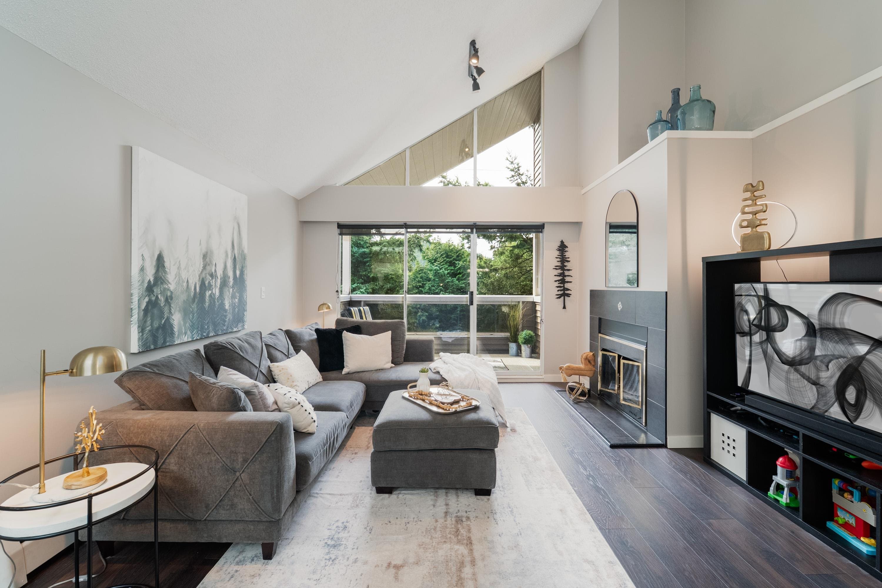 307 - 932 Robinson Street, Coquitlam