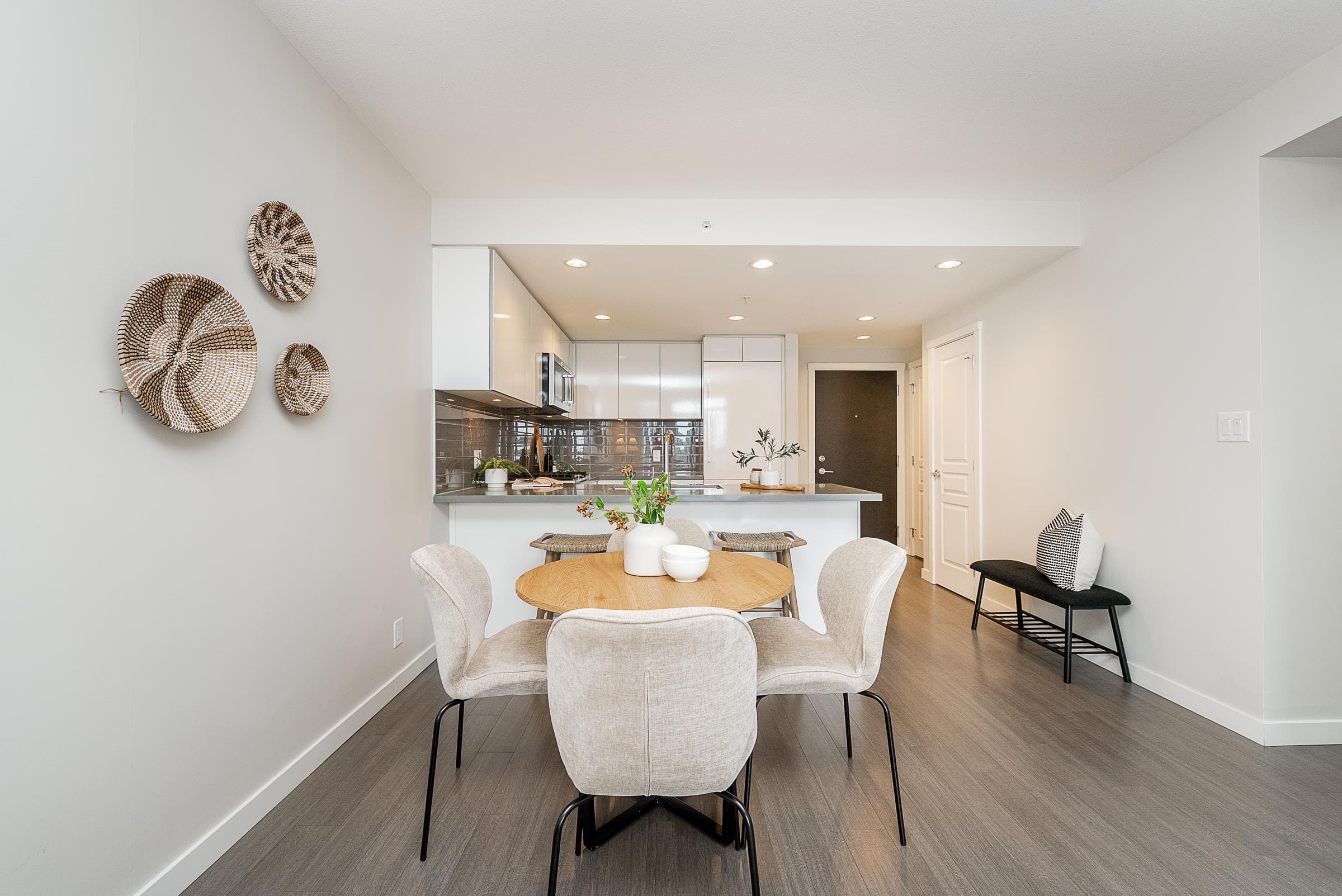 2207 - 3093 Windsor Gate, Coquitlam, V3B 0N2 — photo 5