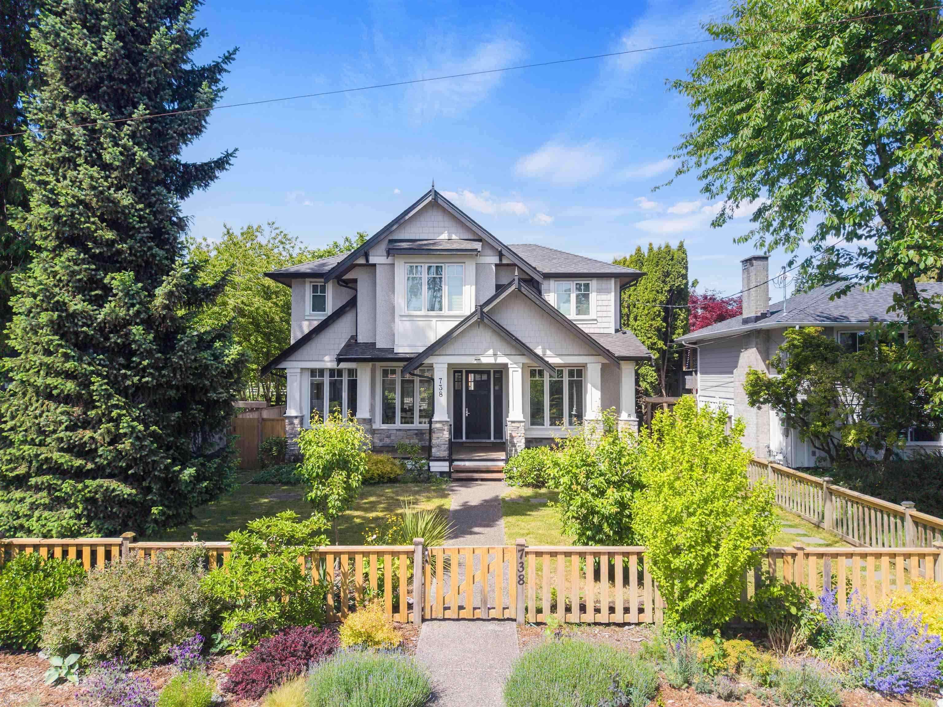 738 E 13th Street, North Vancouver, V7L 2M7 — photo 1