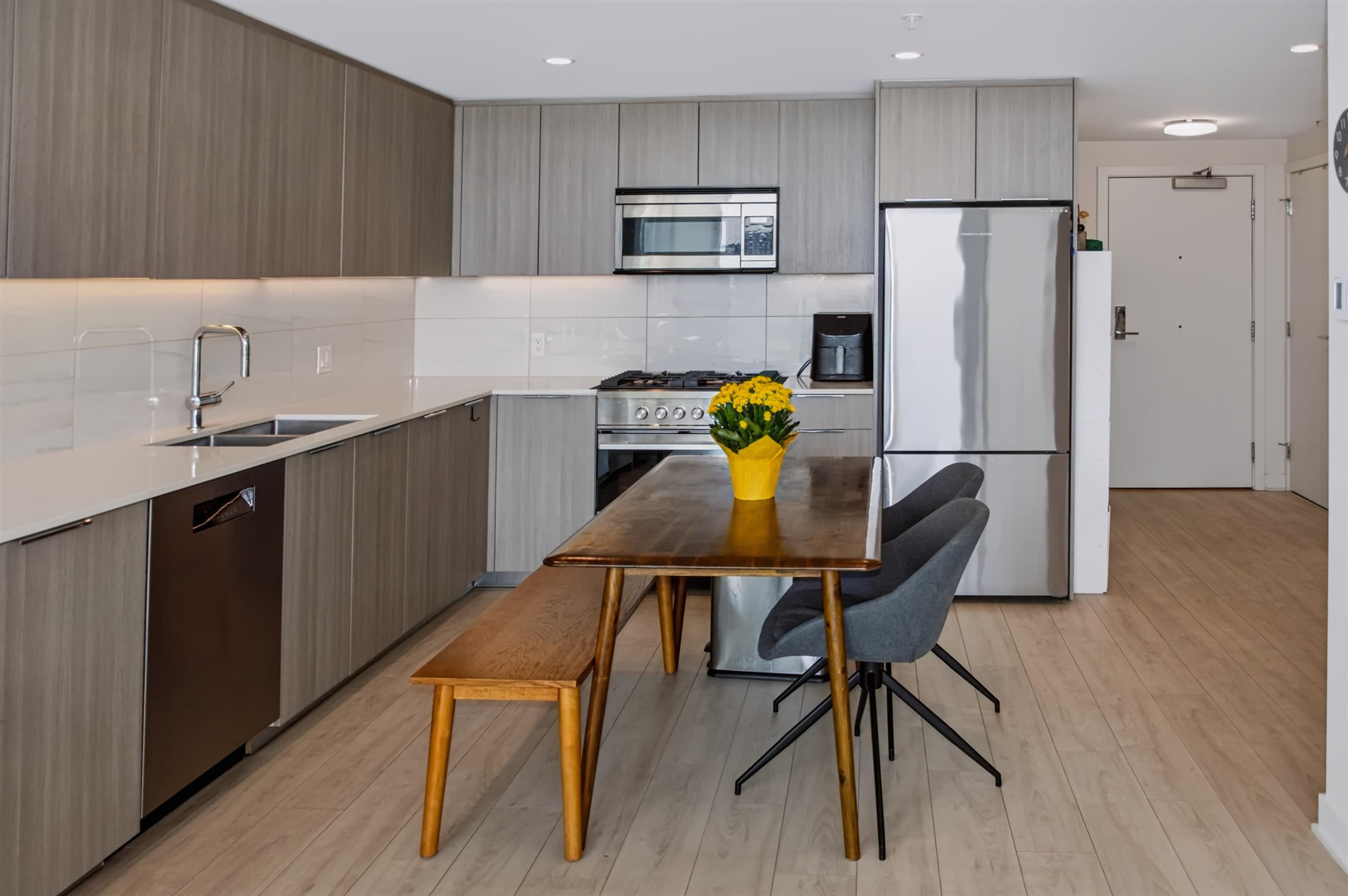 405 - 1401 Hunter Street, North Vancouver, V7J 0E2 — photo 3