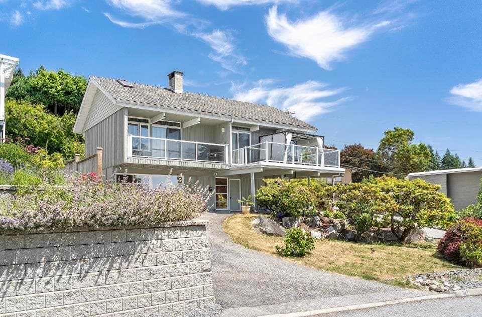 442 Monteray Avenue, North Vancouver
