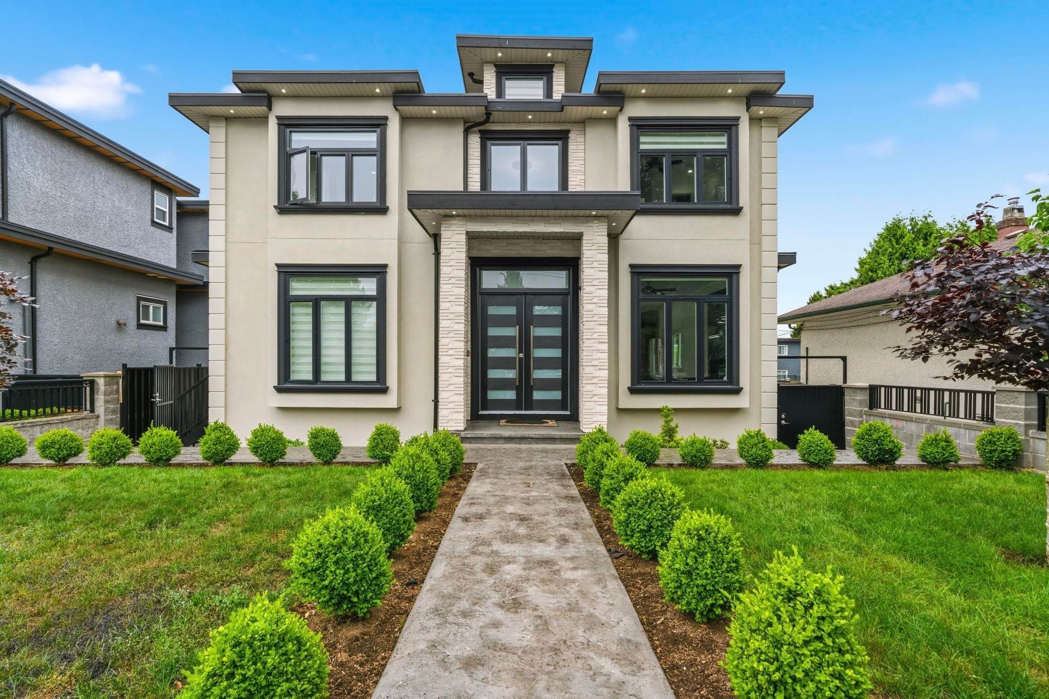 8378 12th Avenue, Burnaby