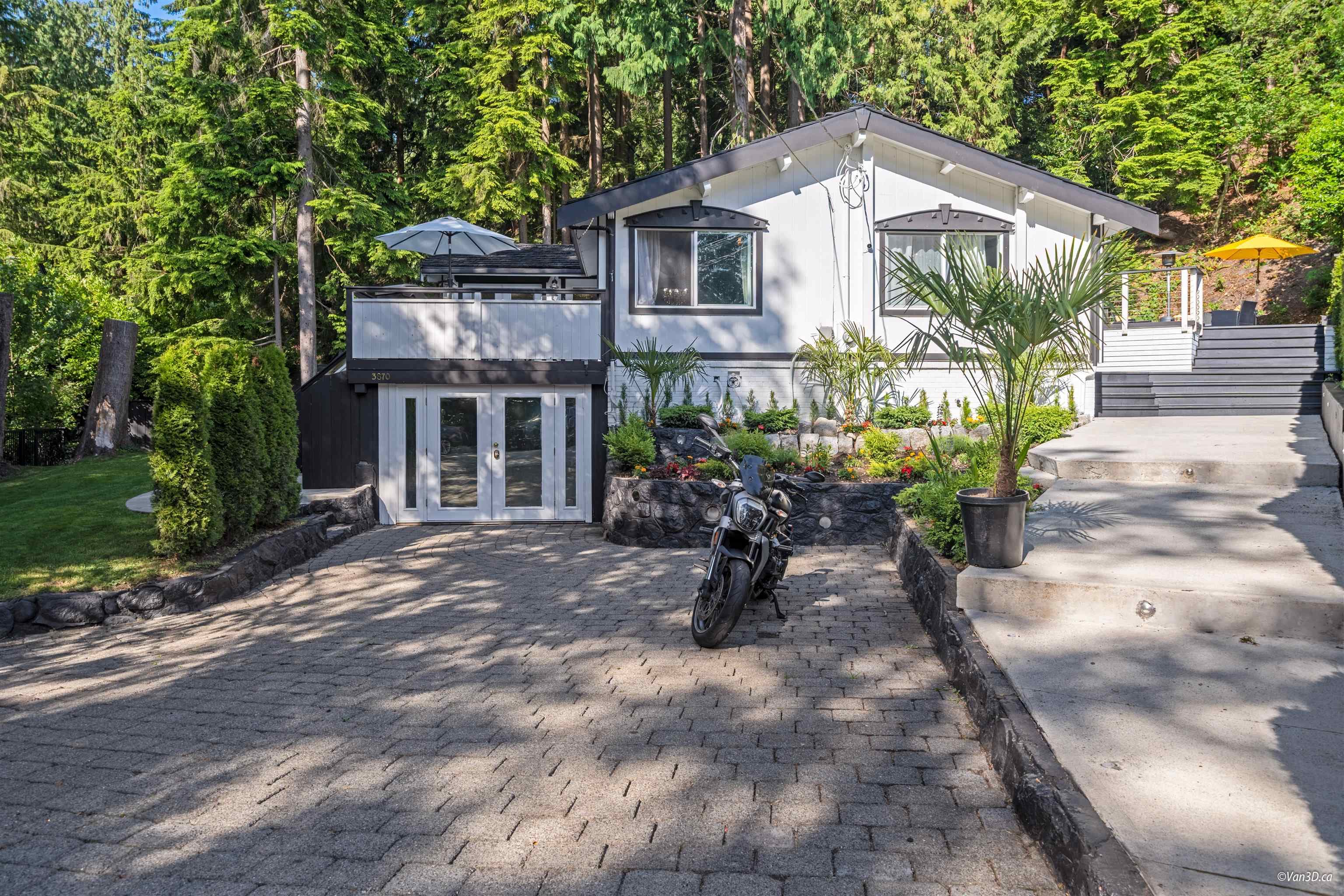3870 Emerald Drive, North Vancouver, V7R 3B8 — photo 2