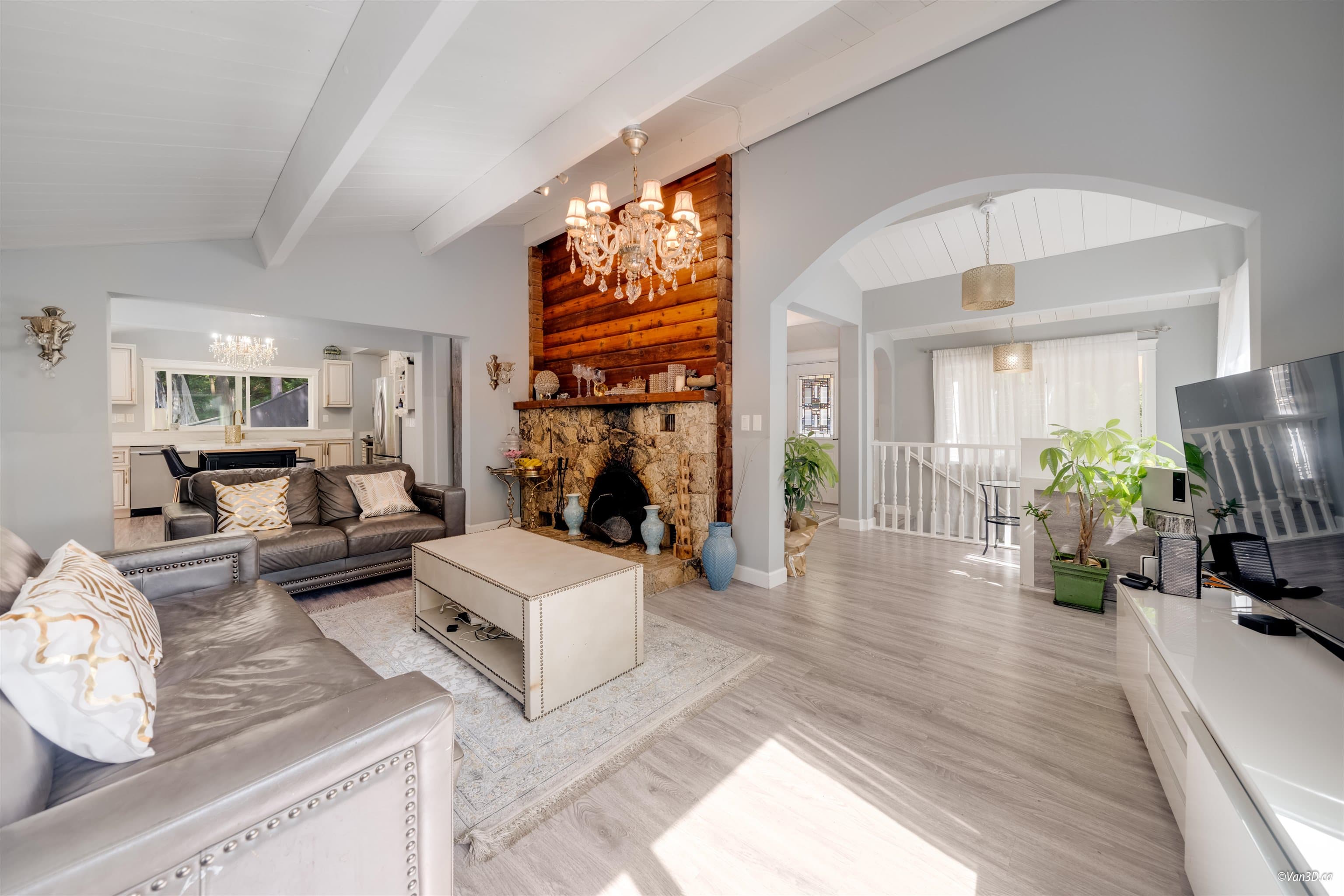 3870 Emerald Drive, North Vancouver, V7R 3B8 — photo 5
