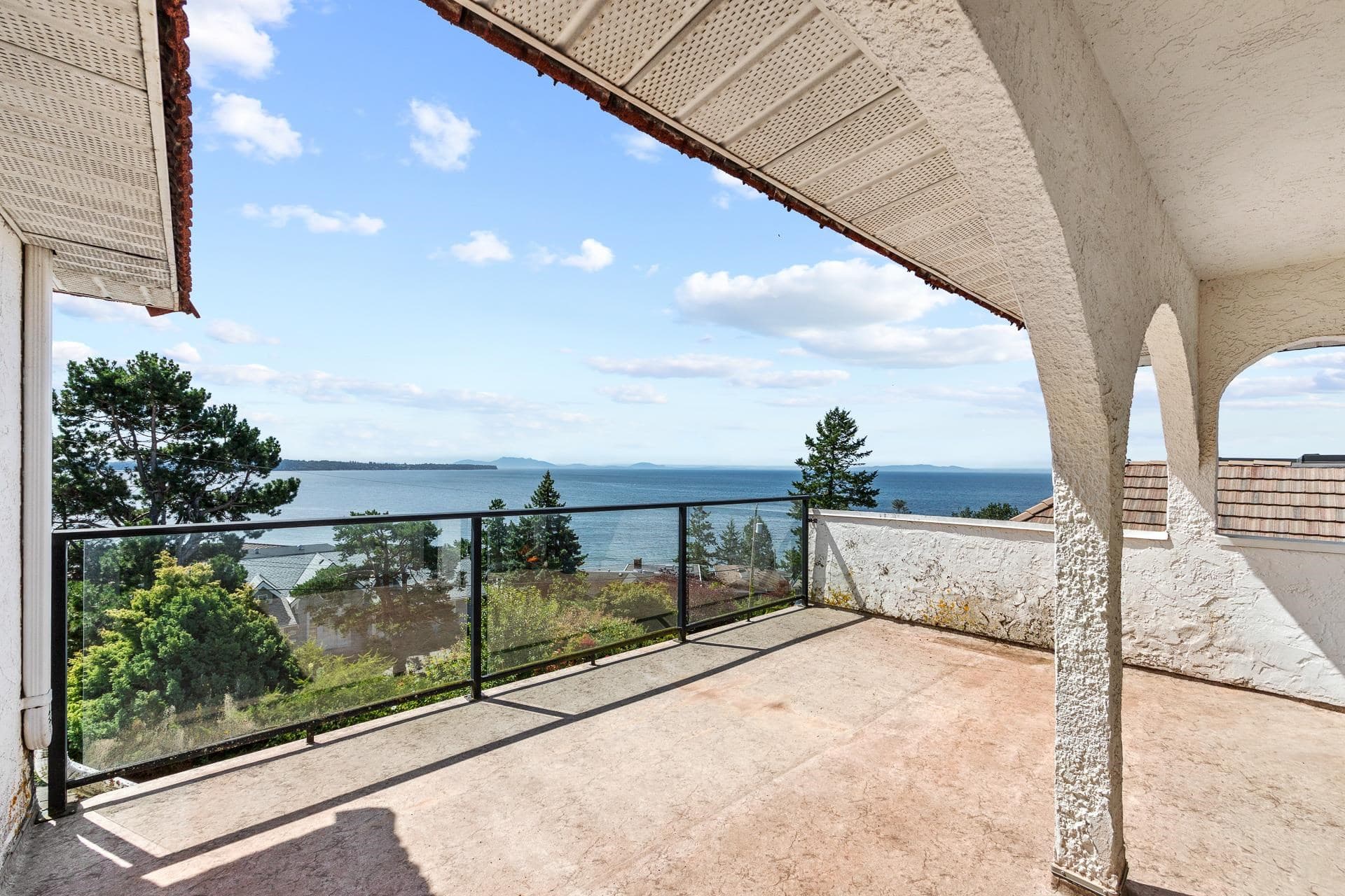 14471 Magdalen Crescent, White Rock, V4B 2W1 — photo 4