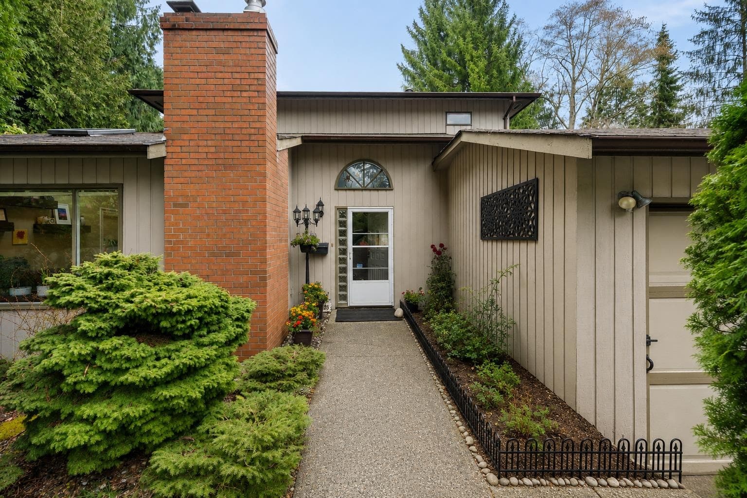 20185 Grade Crescent, Langley, V3A 4J5 — photo 1