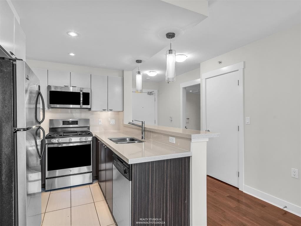 506 - 160 W 3rd Street, North Vancouver, V7M 0A9 — photo 2
