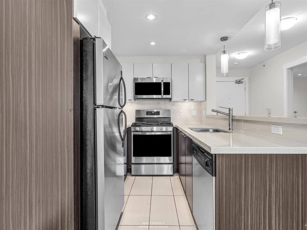 506 - 160 W 3rd Street, North Vancouver, V7M 0A9 — photo 1