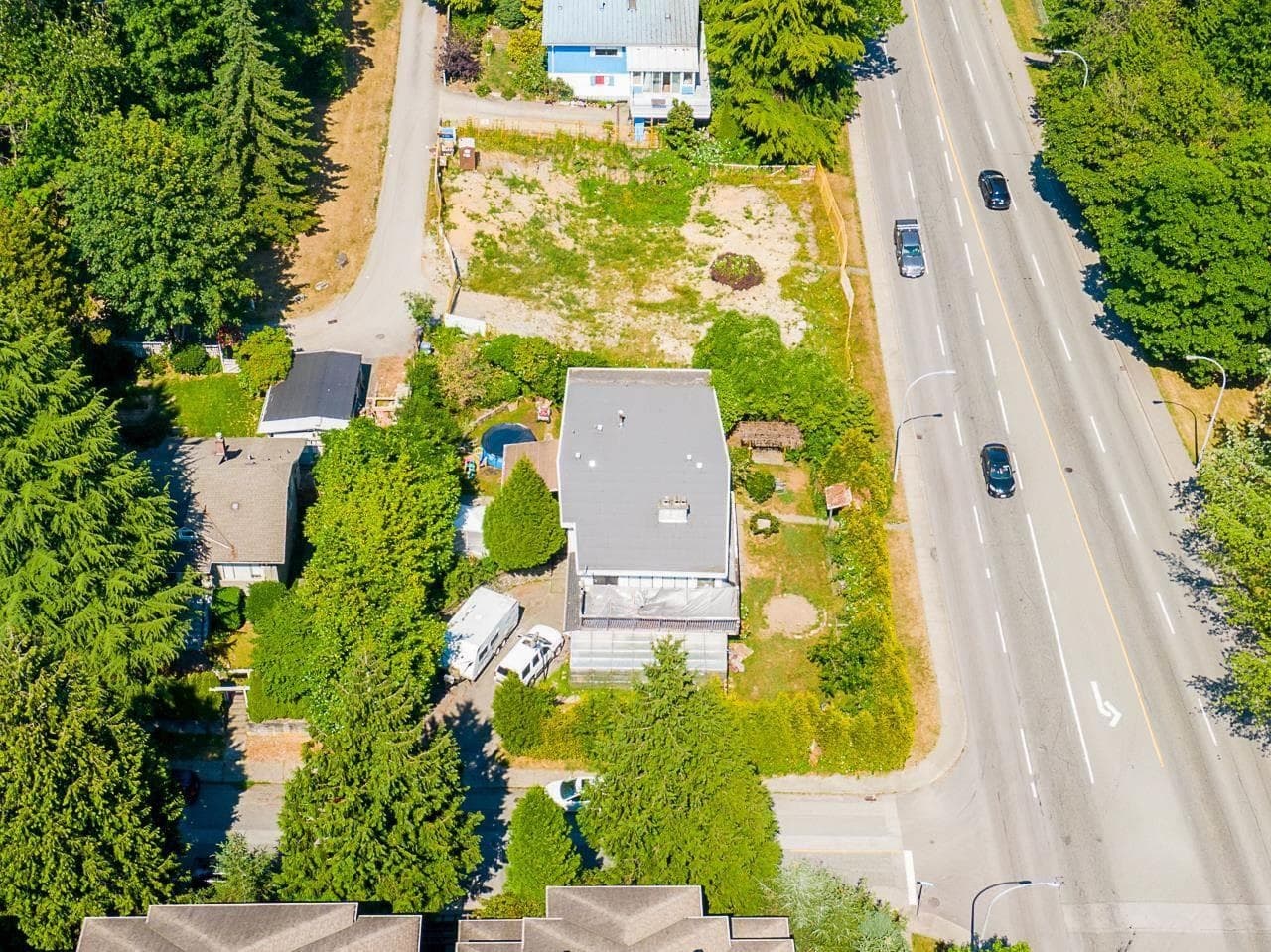 39 E Eighth Avenue, New Westminster, V3L 4J4 — photo 2