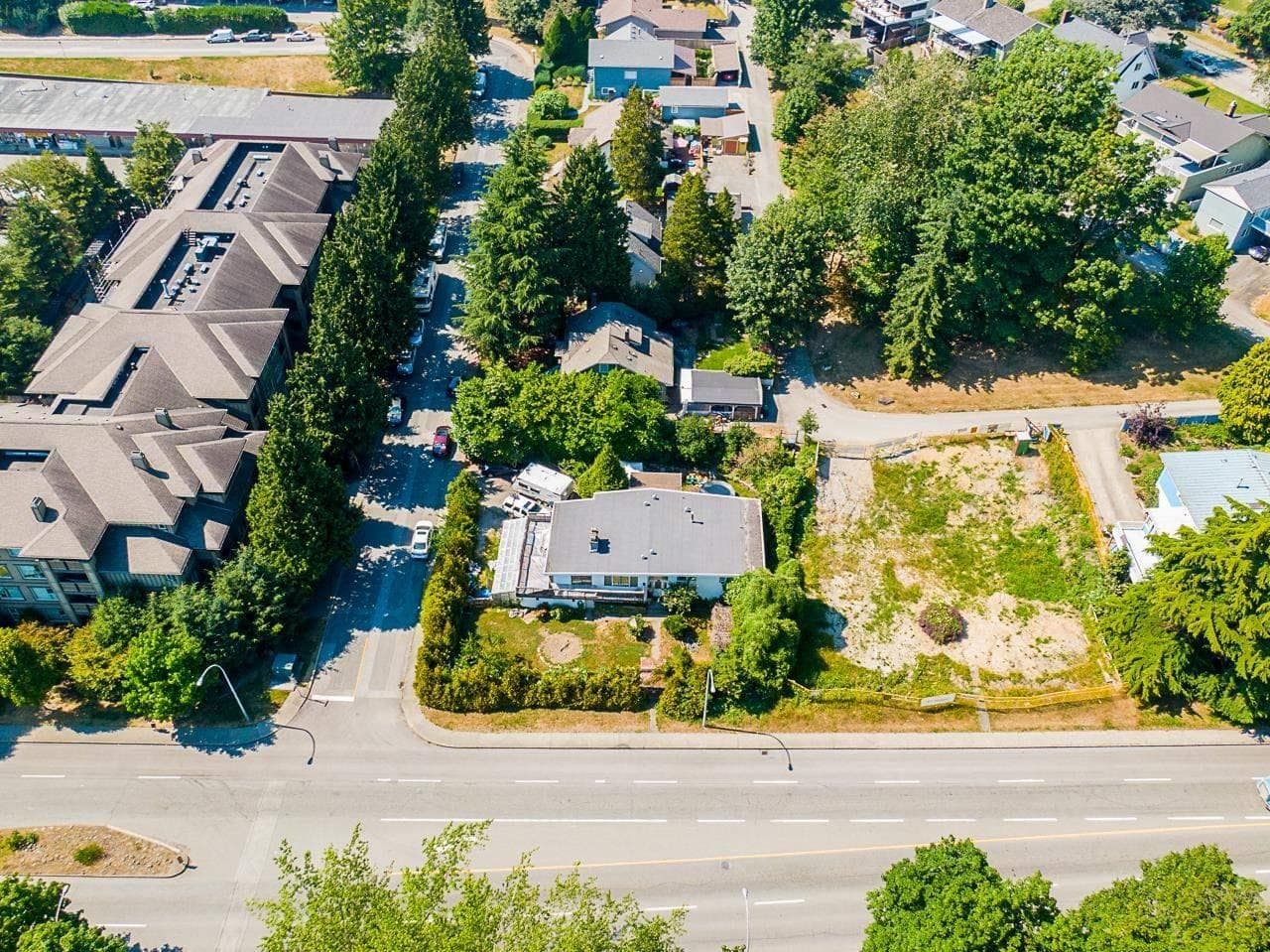 39 E Eighth Avenue, New Westminster, V3L 4J4 — photo 3