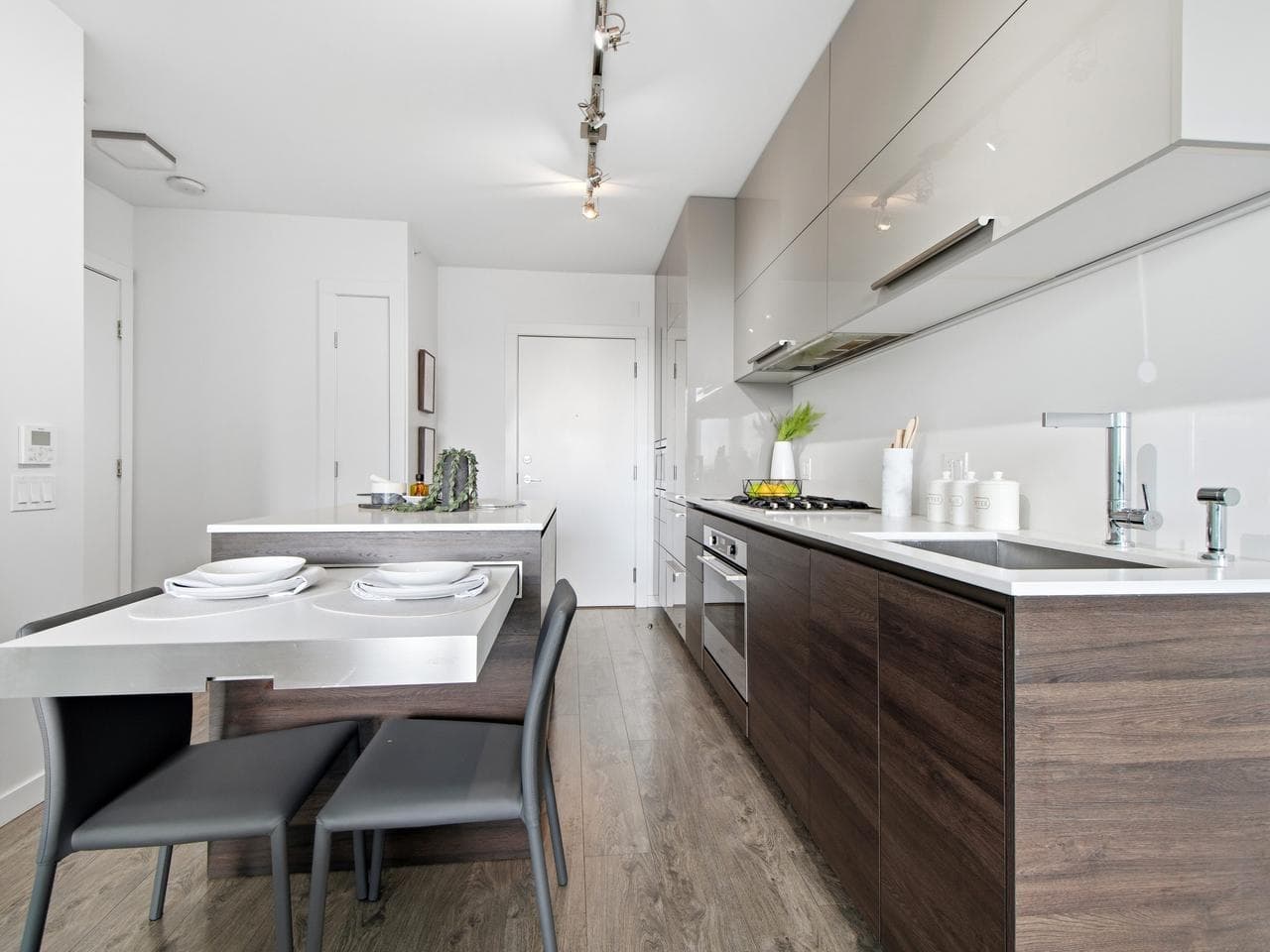 2378 Alpha, Burnaby, V5C 0K2 — photo 2