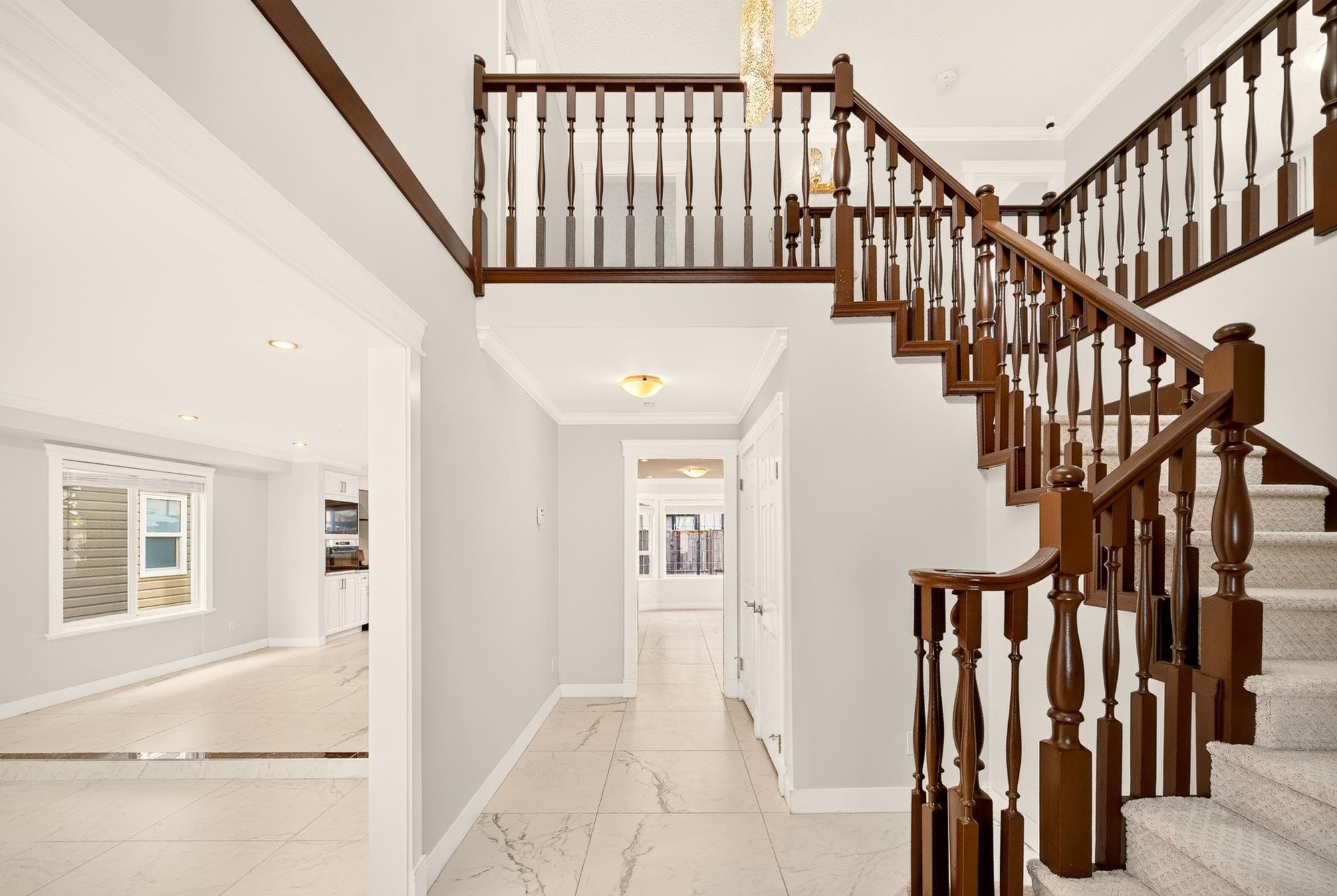 5211 Sapphire Place, Richmond, V7C 4Z9 — photo 2