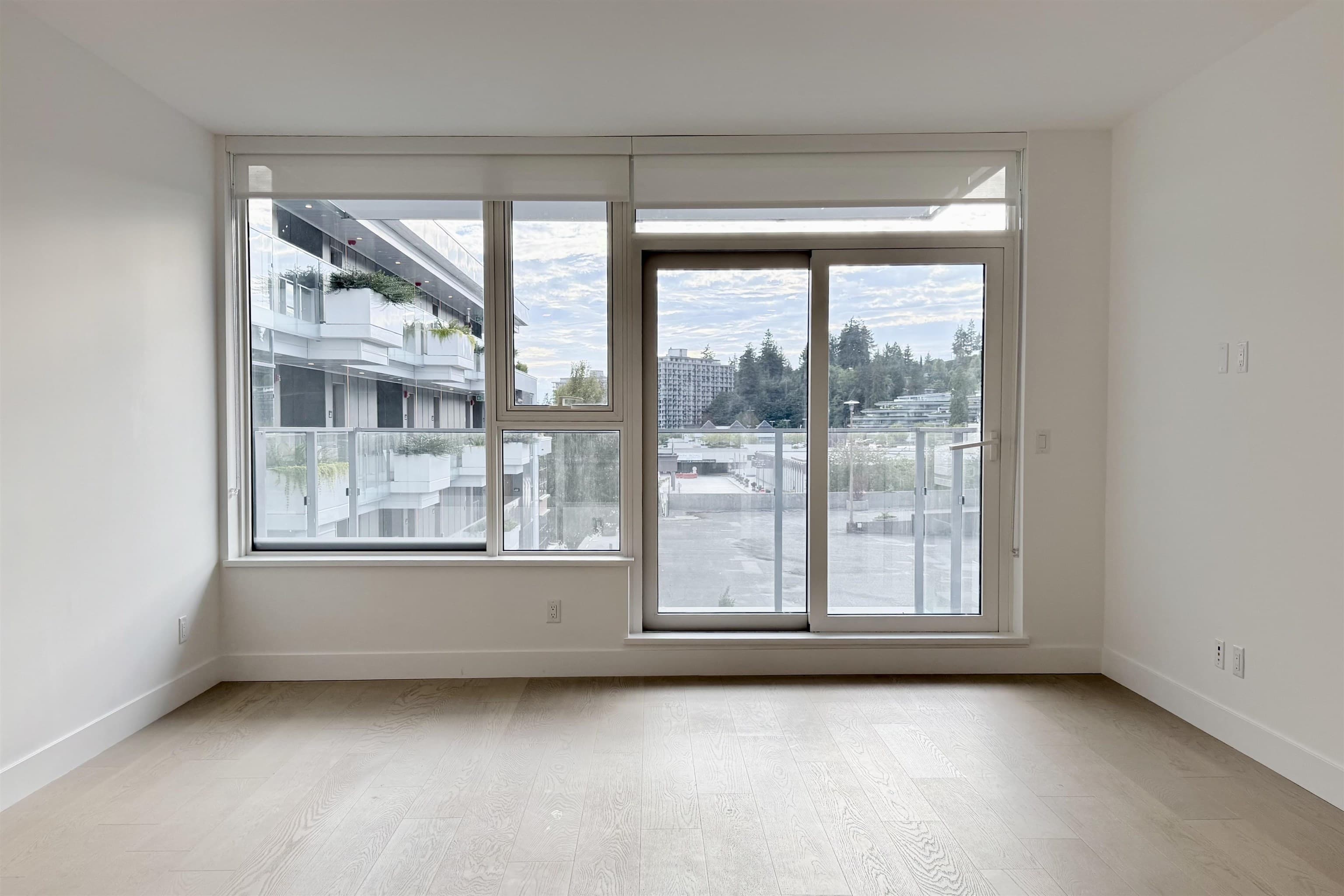 3-BRM - 423 6th Street, West Vancouver, V7T 0A1 — photo 4