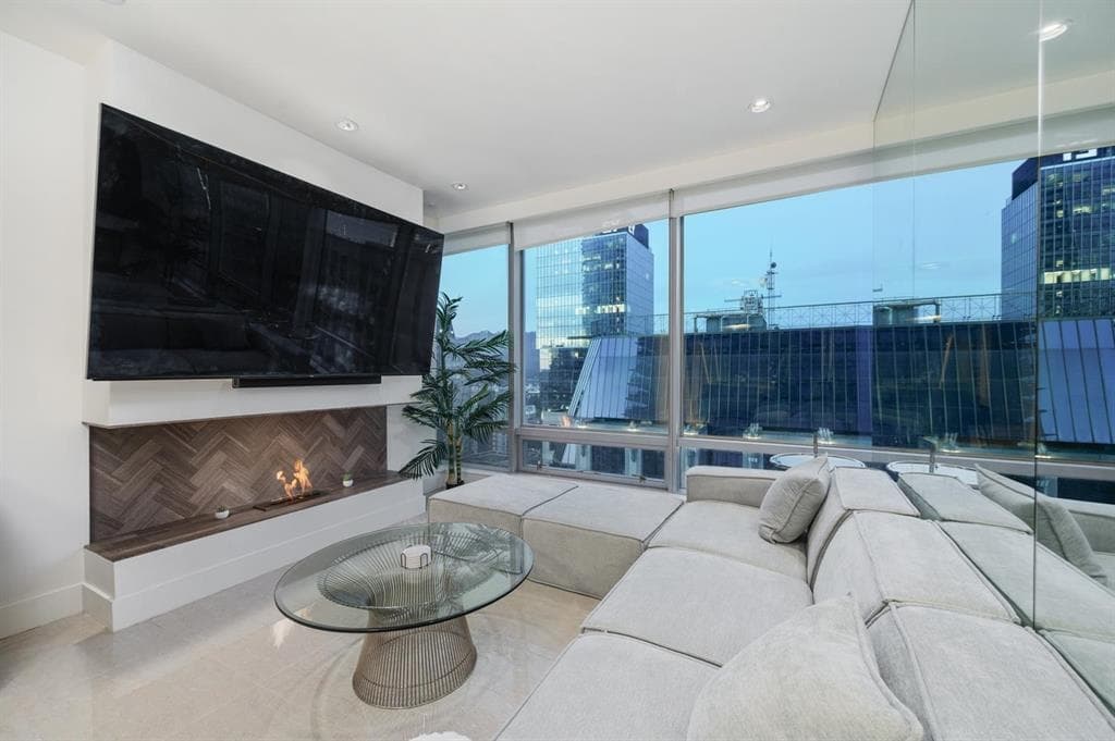 340X - 1111 Alberni Street, Vancouver, V6E 4V2 — photo 4