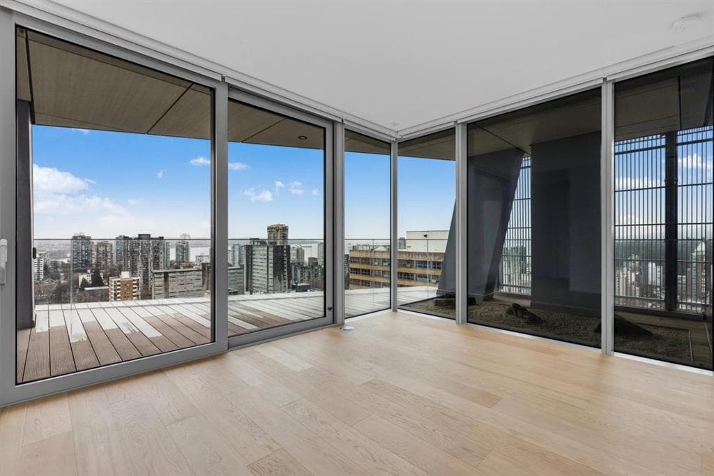 220X - 1568 Alberni Street, Vancouver, V6G 0E3 — photo 1