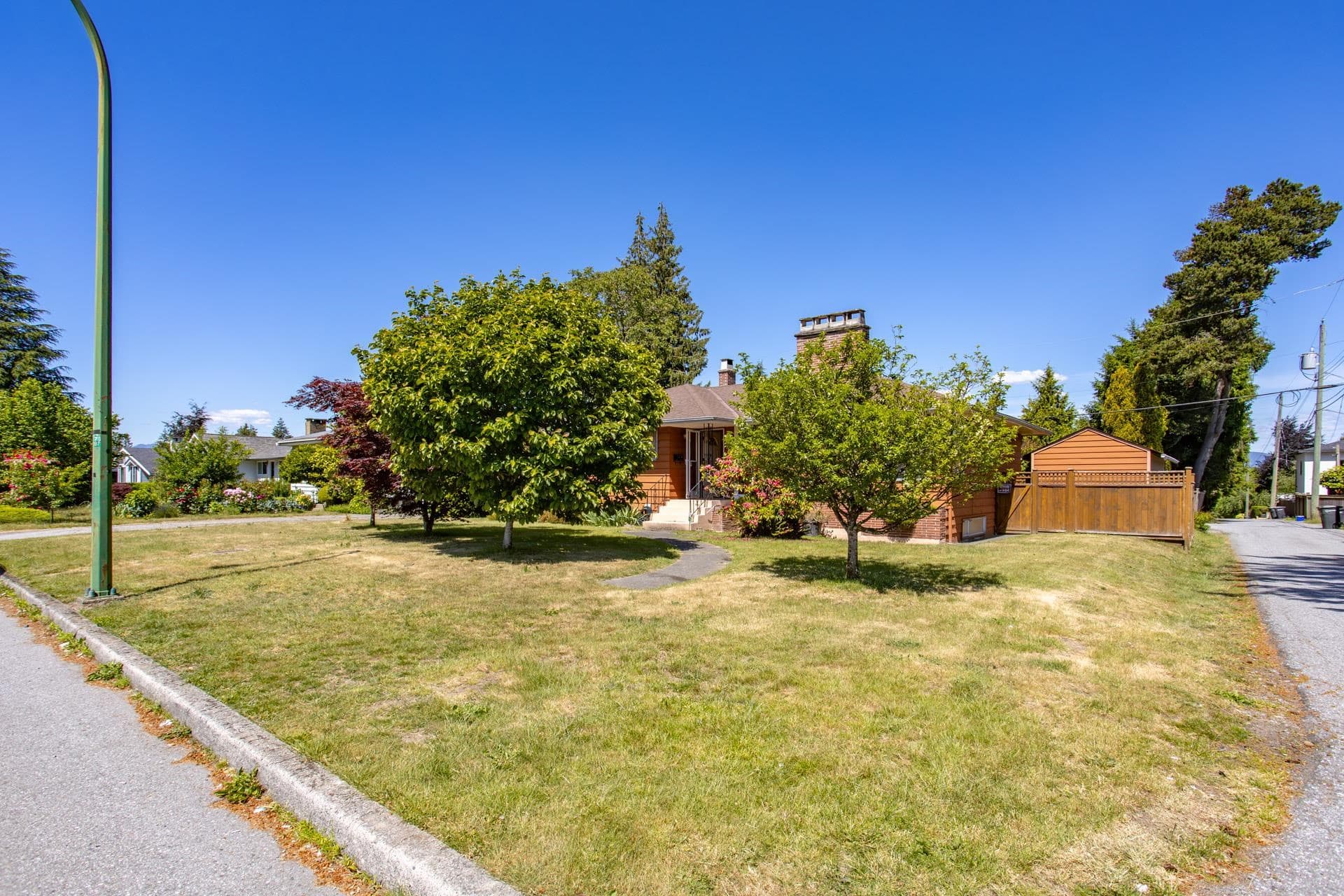 7864 Langley Street, Burnaby, V3N 3Z8 — photo 4