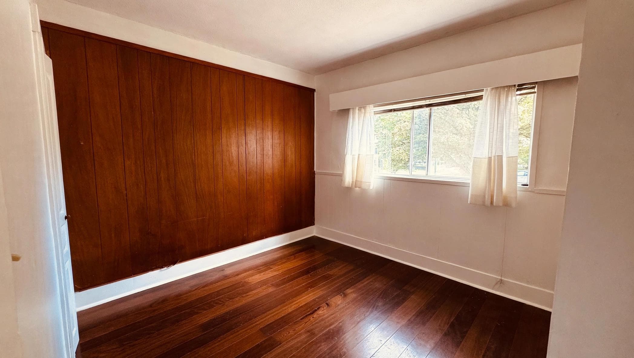 2561 Mcgill Street, Vancouver, V5K 1G9 — photo 3