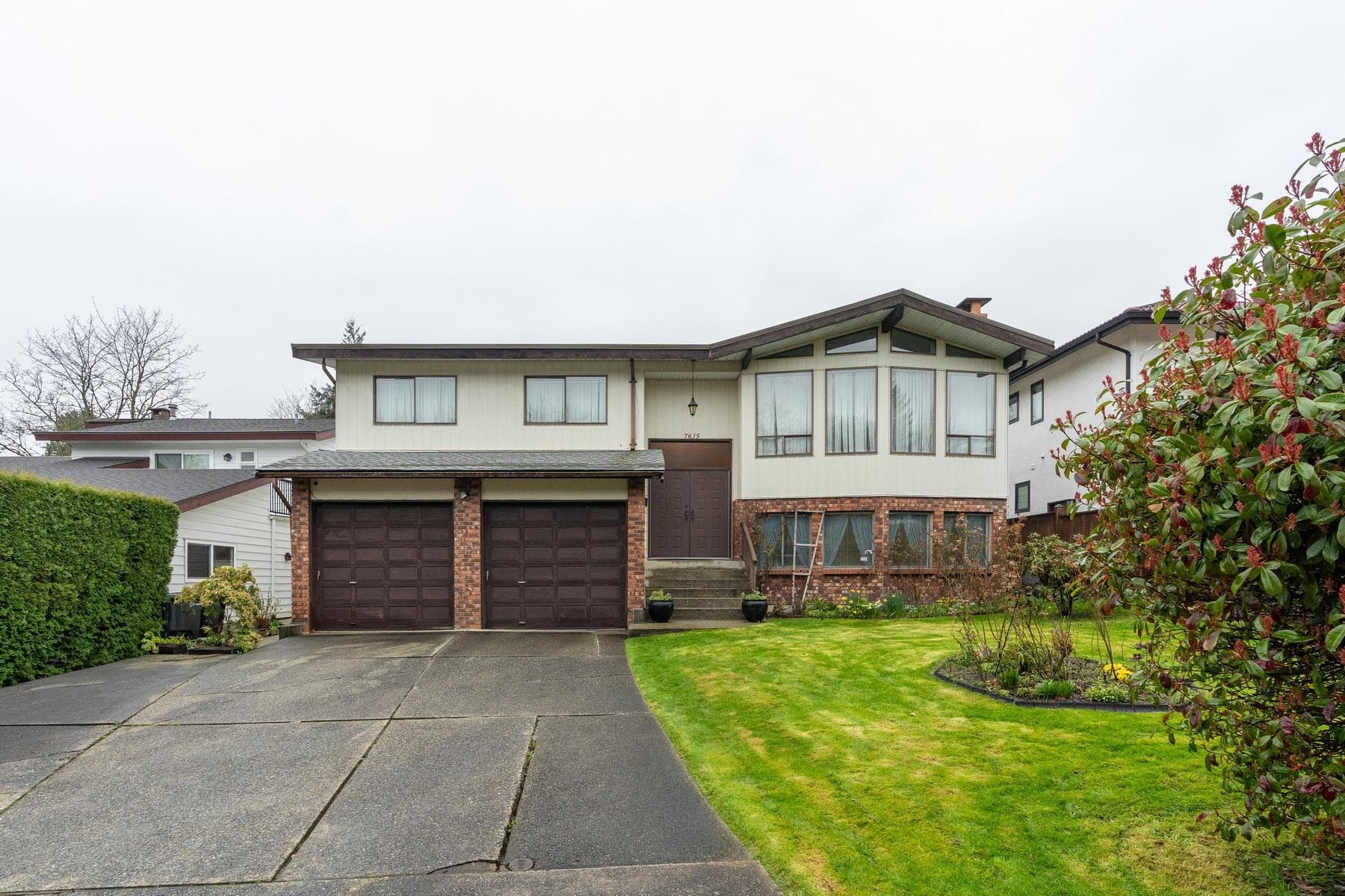 7615 Lawrence Drive, Burnaby, V5A 3M6 — photo 2