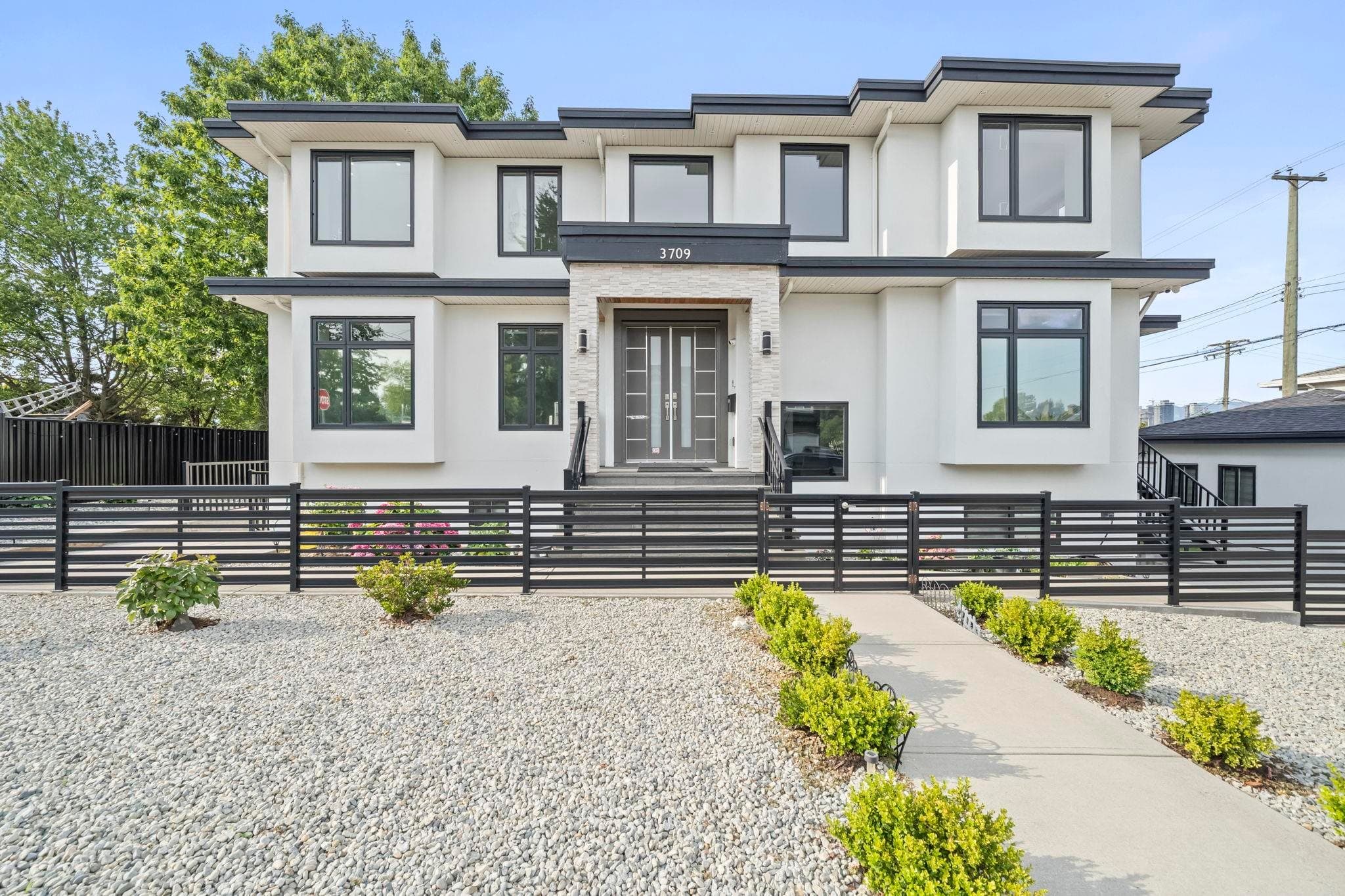 3709 Avondale Street, Burnaby, V5G 1N8 — photo 1