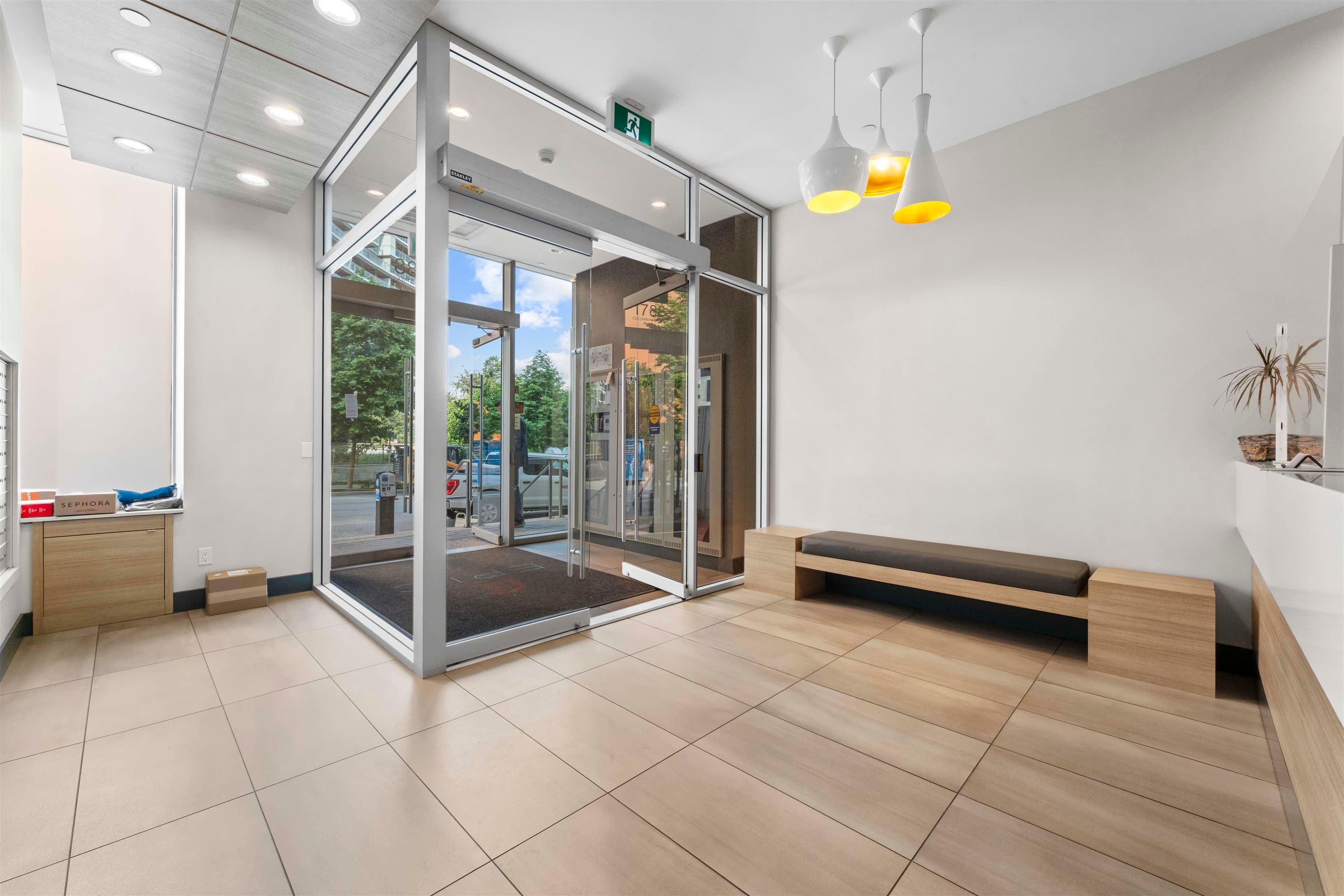 210 - 1788 Columbia Street, Vancouver, V5Y 0L7 — photo 2