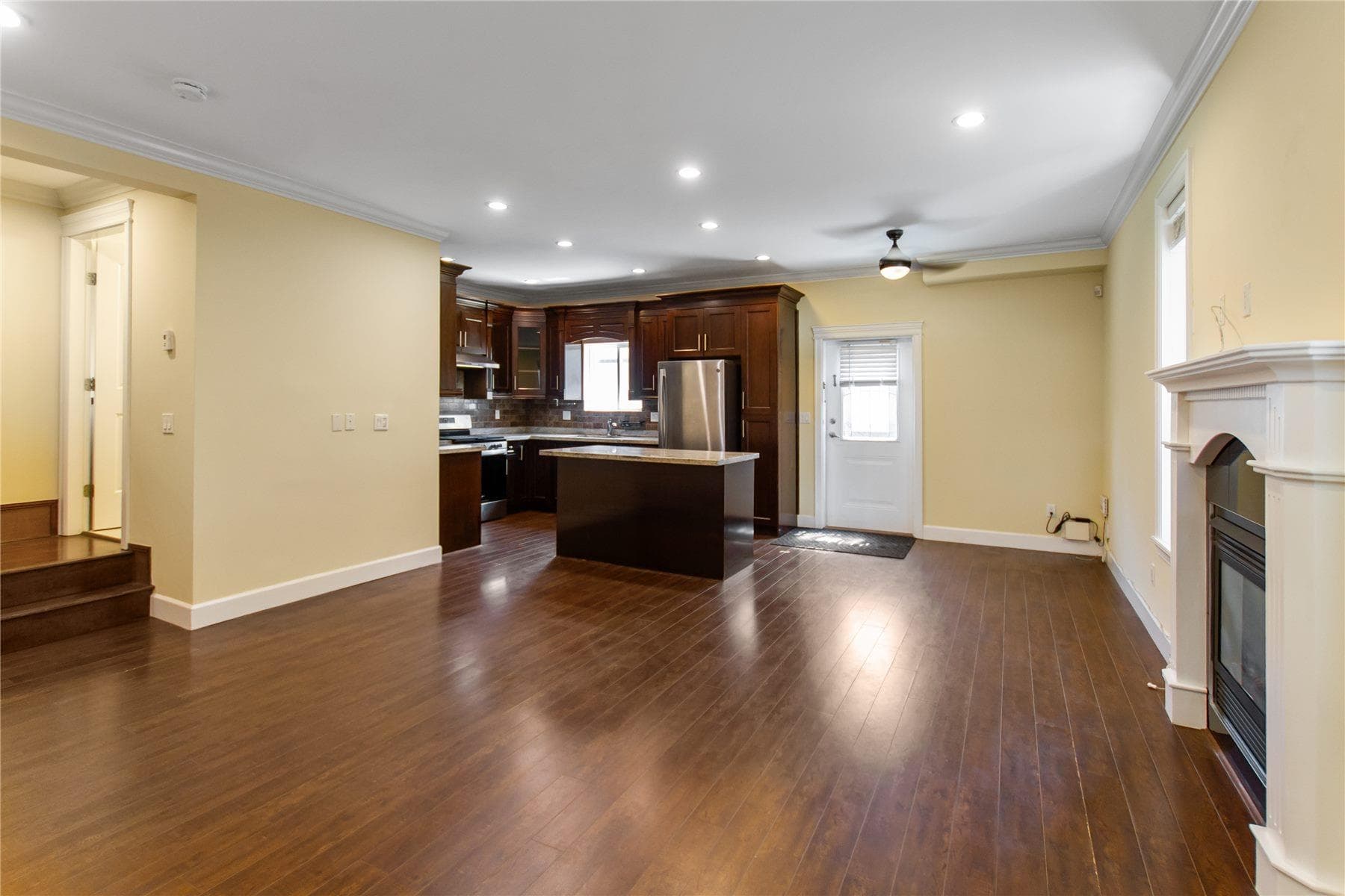 7240 Stride Avenue, Burnaby, V3N 1T9 — photo 3