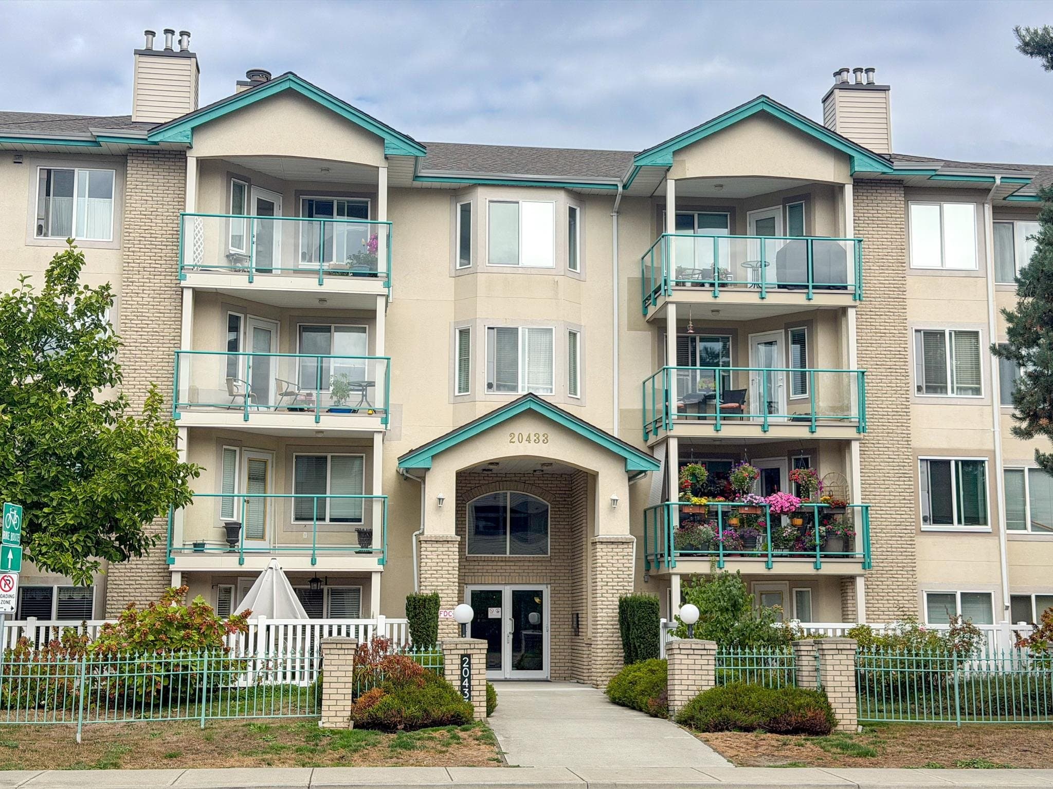 404 - 20433 53 Avenue, Langley, V3A 7A6 — photo 1