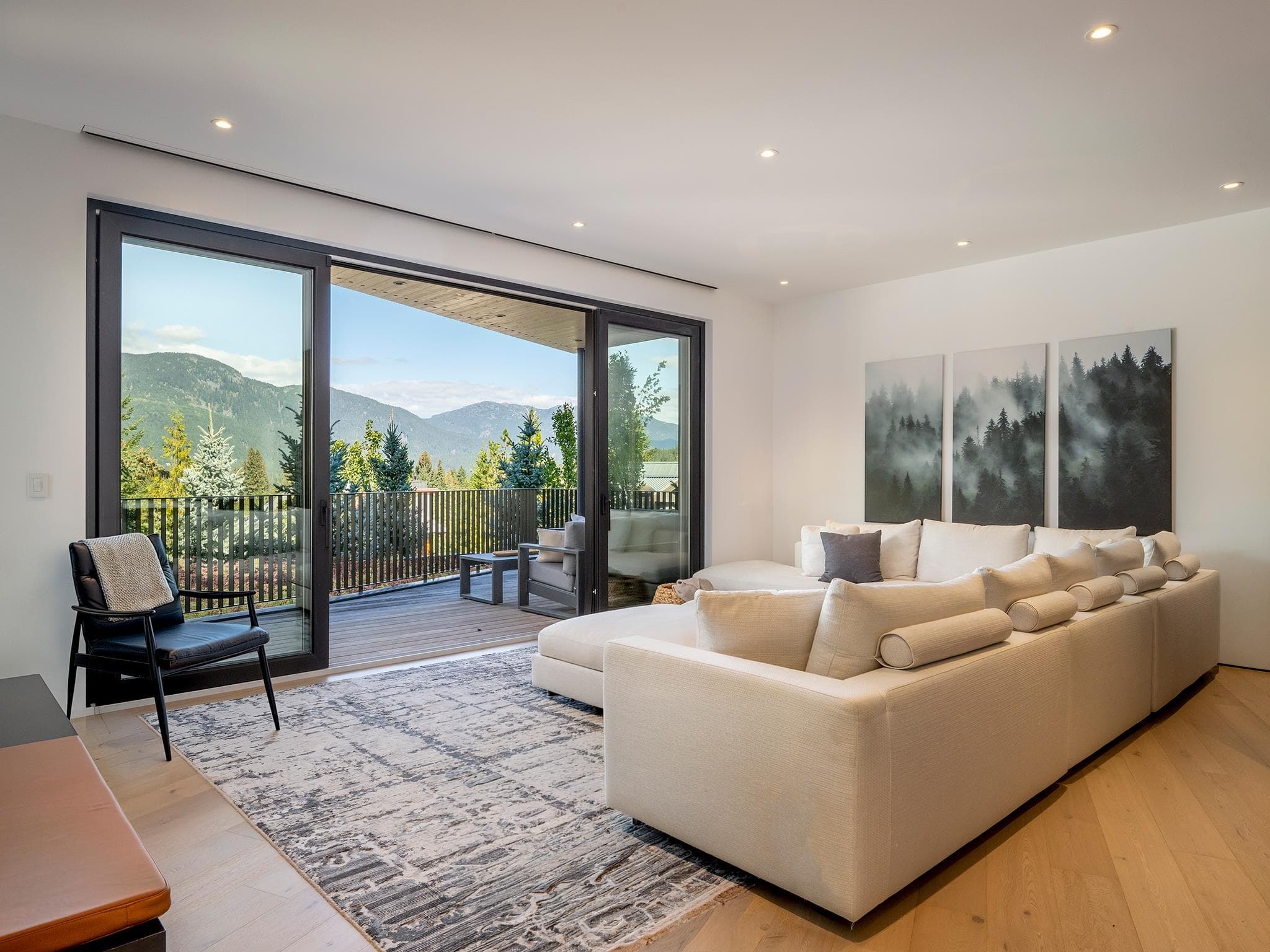 3565 Falcon Crescent, Whistler, V8E 0B9 — photo 3